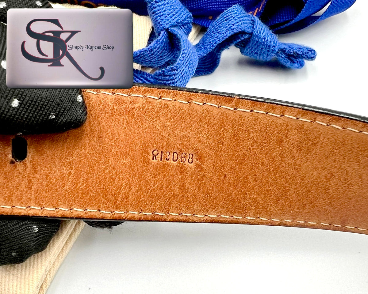 Louis Vuitton Taiga Silver Buckle Belt Size 88~98cm (🇵🇭P14,960)