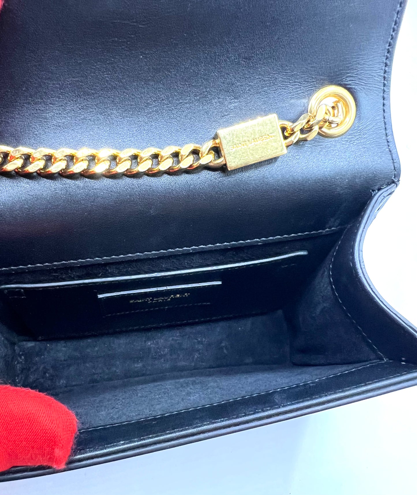 Yves Saint Laurent Kate Wallet on chain (🇵🇭P68,800)
