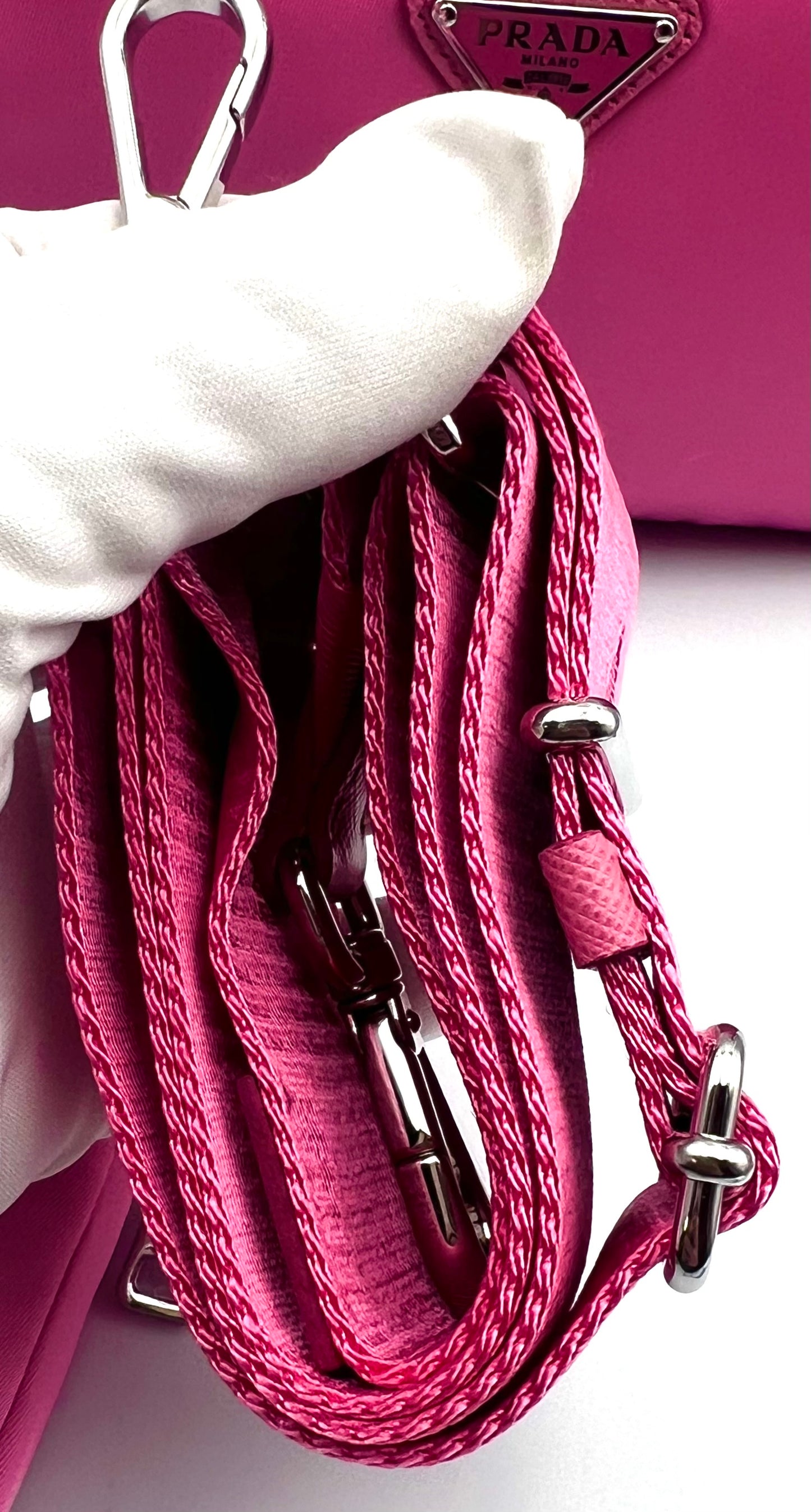 Prada Tessuto Nylon Sakura Pink Re-Edition 2005 Crossbody Bag (🇵🇭P72,240)