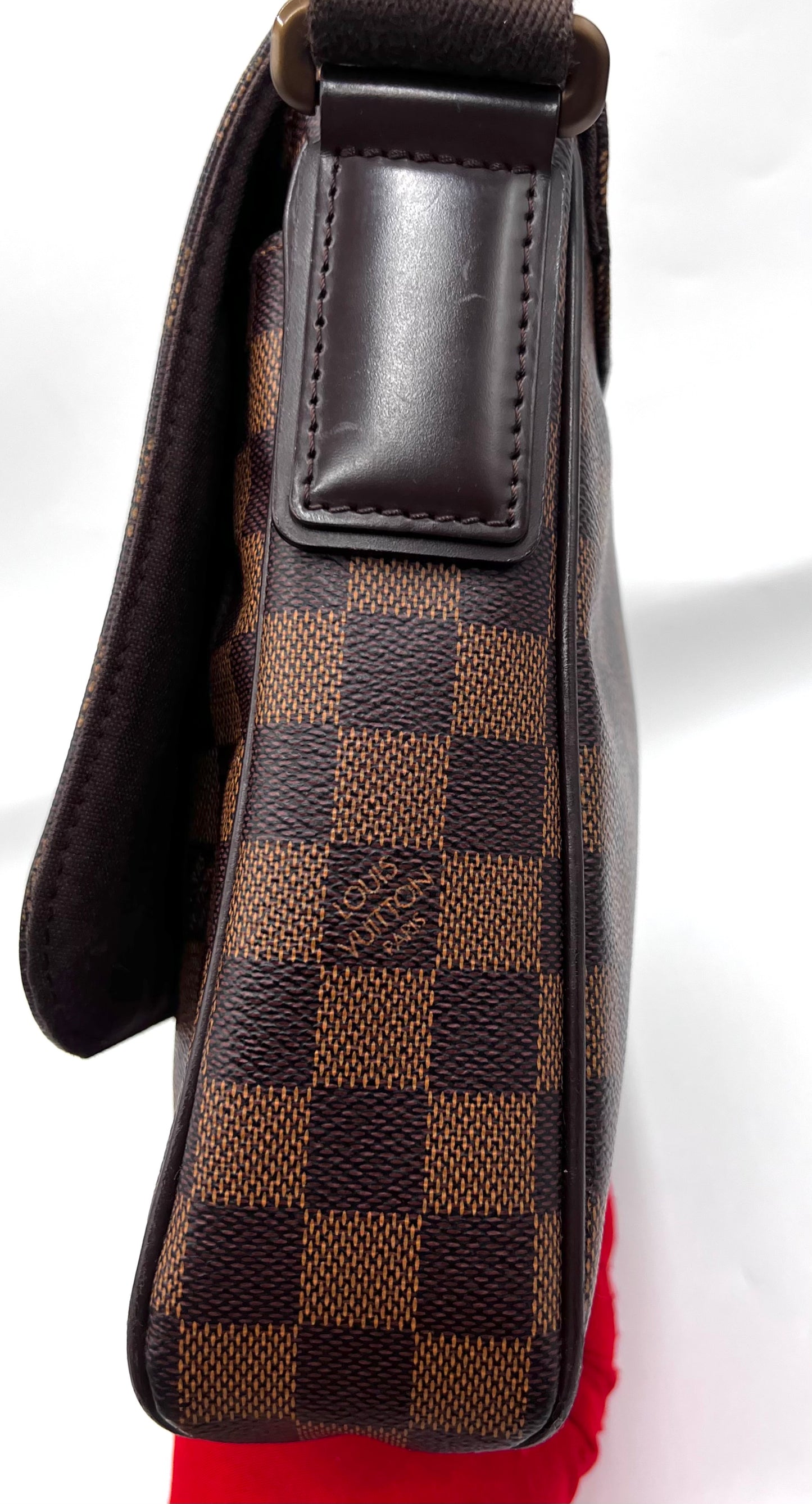 Louis Vuitton District Damier Ebene Pm size Crossbody Bag                      (🇵🇭P55,040)