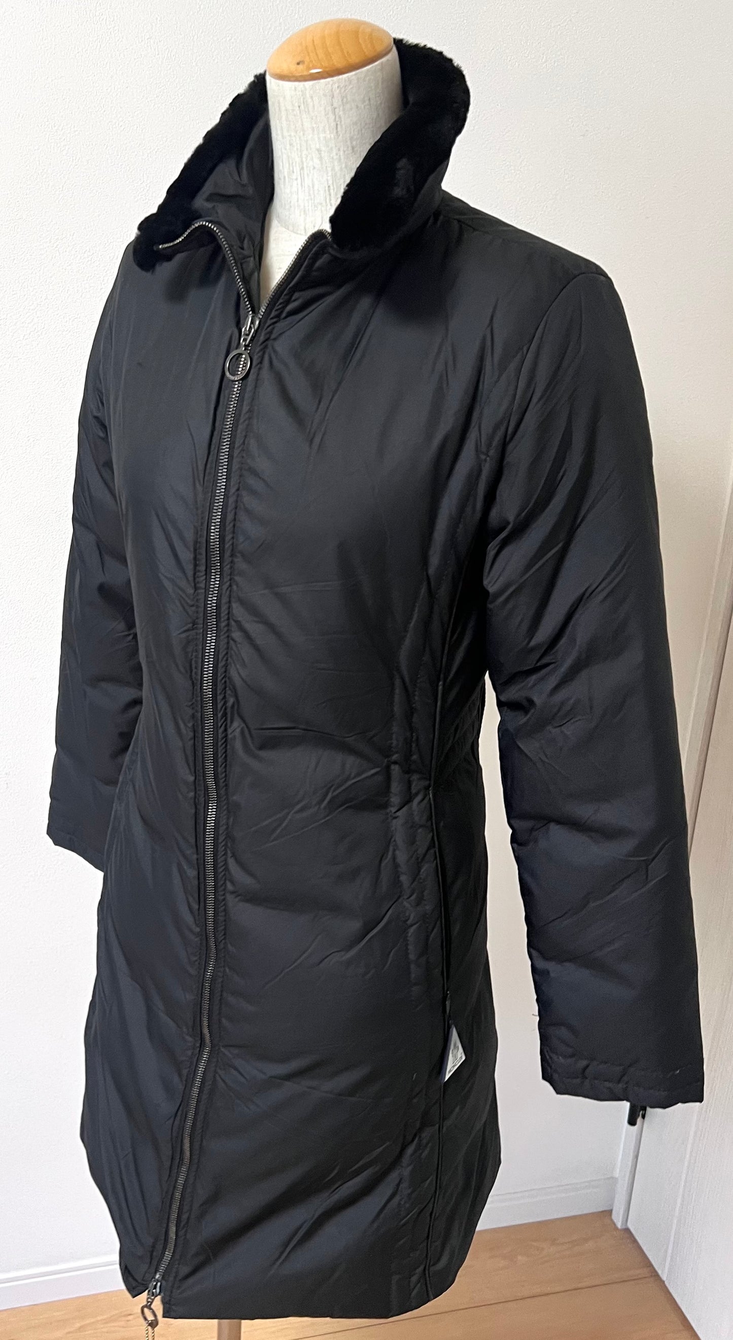 Moncler Long Black Down Jacket Size Size 0 (🇵🇭P20,640)