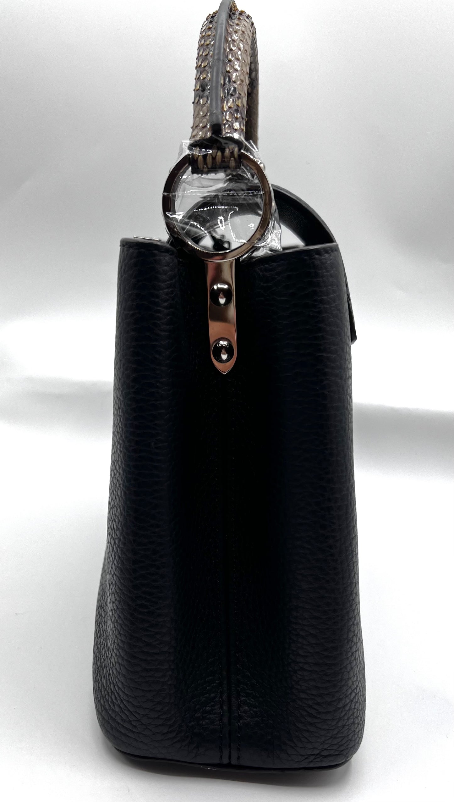 Louis Vuitton Taurillon Cappucine BB Python Handle       (🇵🇭P197,800)