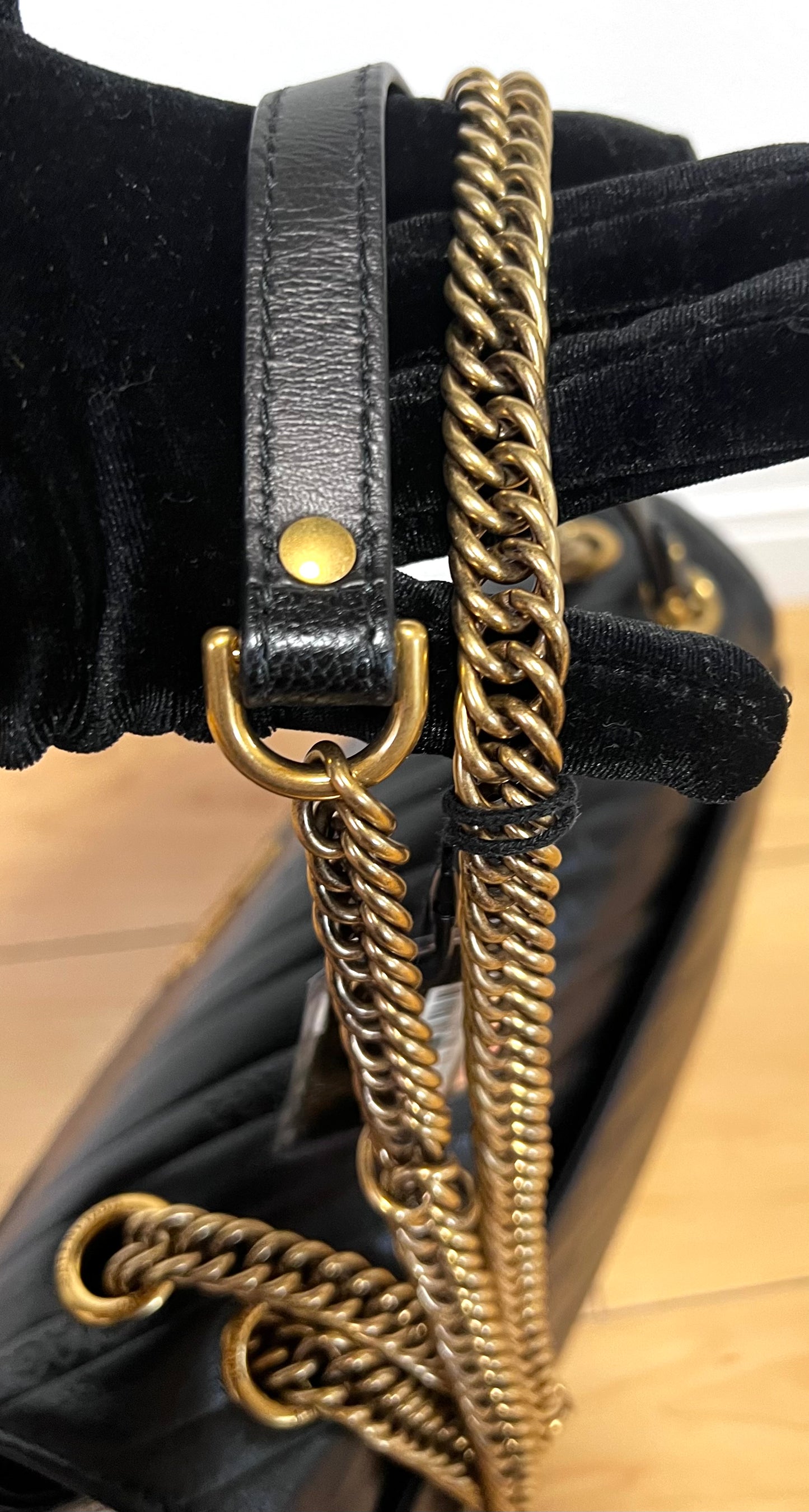 Balenciaga BB Black Leather Chain Shoulder Bag MM size   (🇵🇭P59,340)