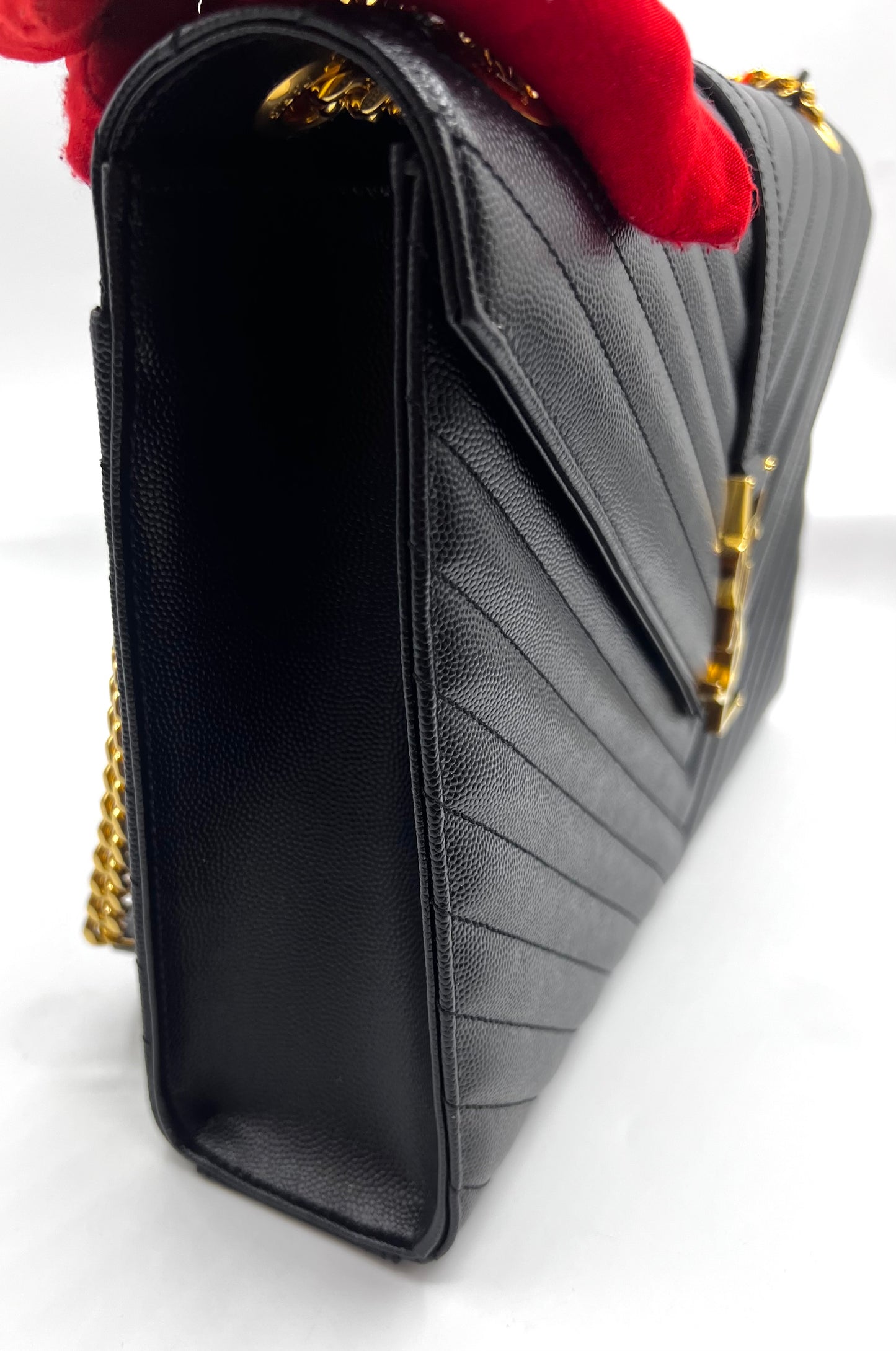 Yves Saint Laurent Chevron Large Envelope Flap Chain Shoulder Bag  (🇵🇭P94,600)