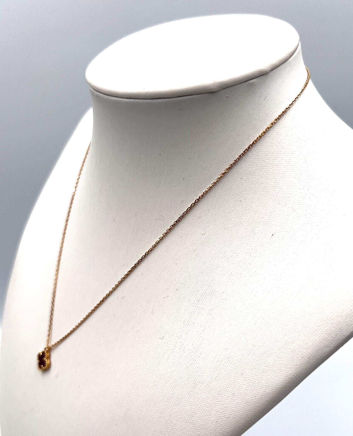 Van Cleef & Arpels Sweet Alhambra Carnelian Necklace 18K YG 2.8g 31~41cm            (🇵🇭P145,340)