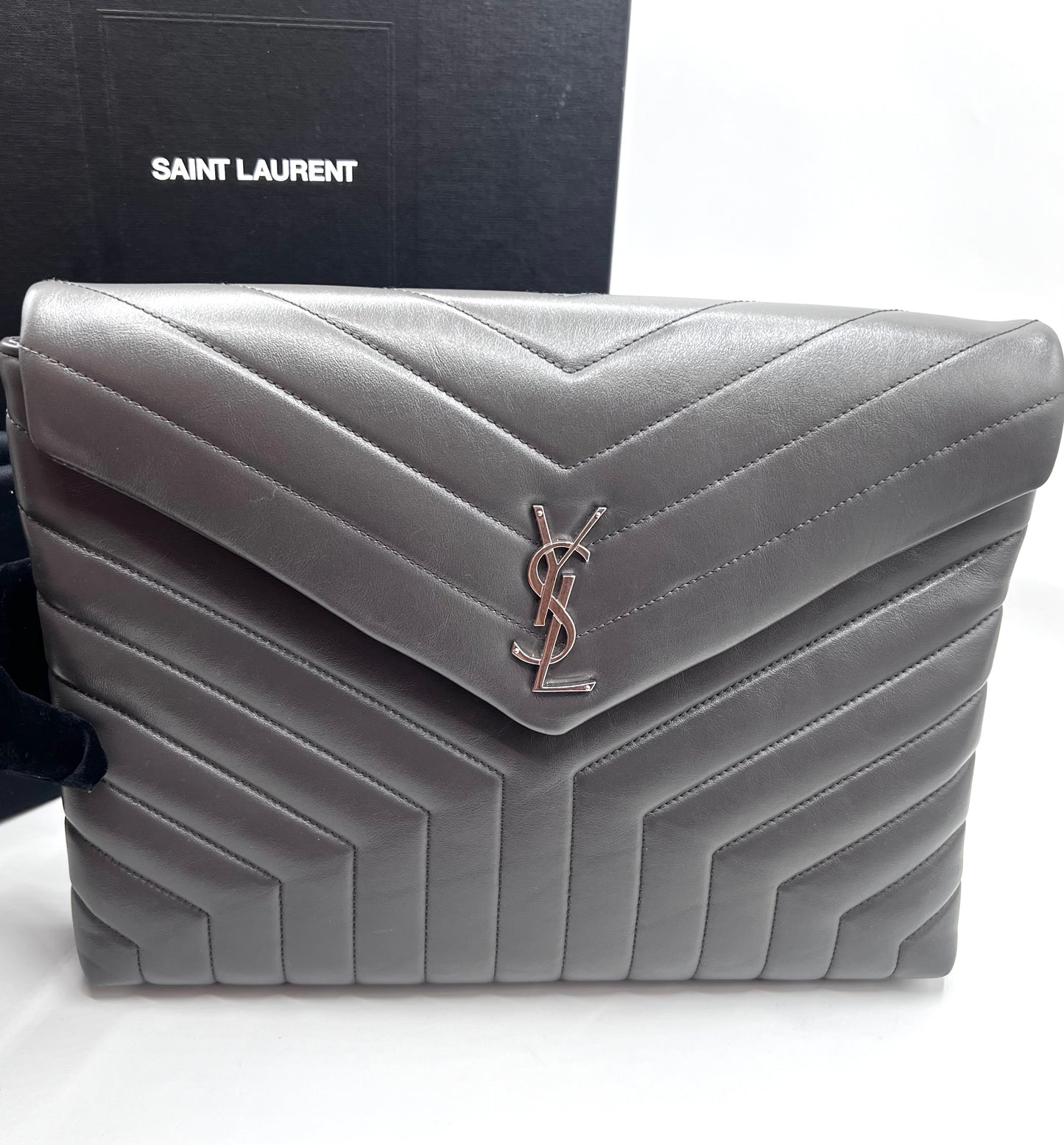Yves Saint Laurent Lou Pouch Document Bag In Gray            (🇵🇭P34,400)