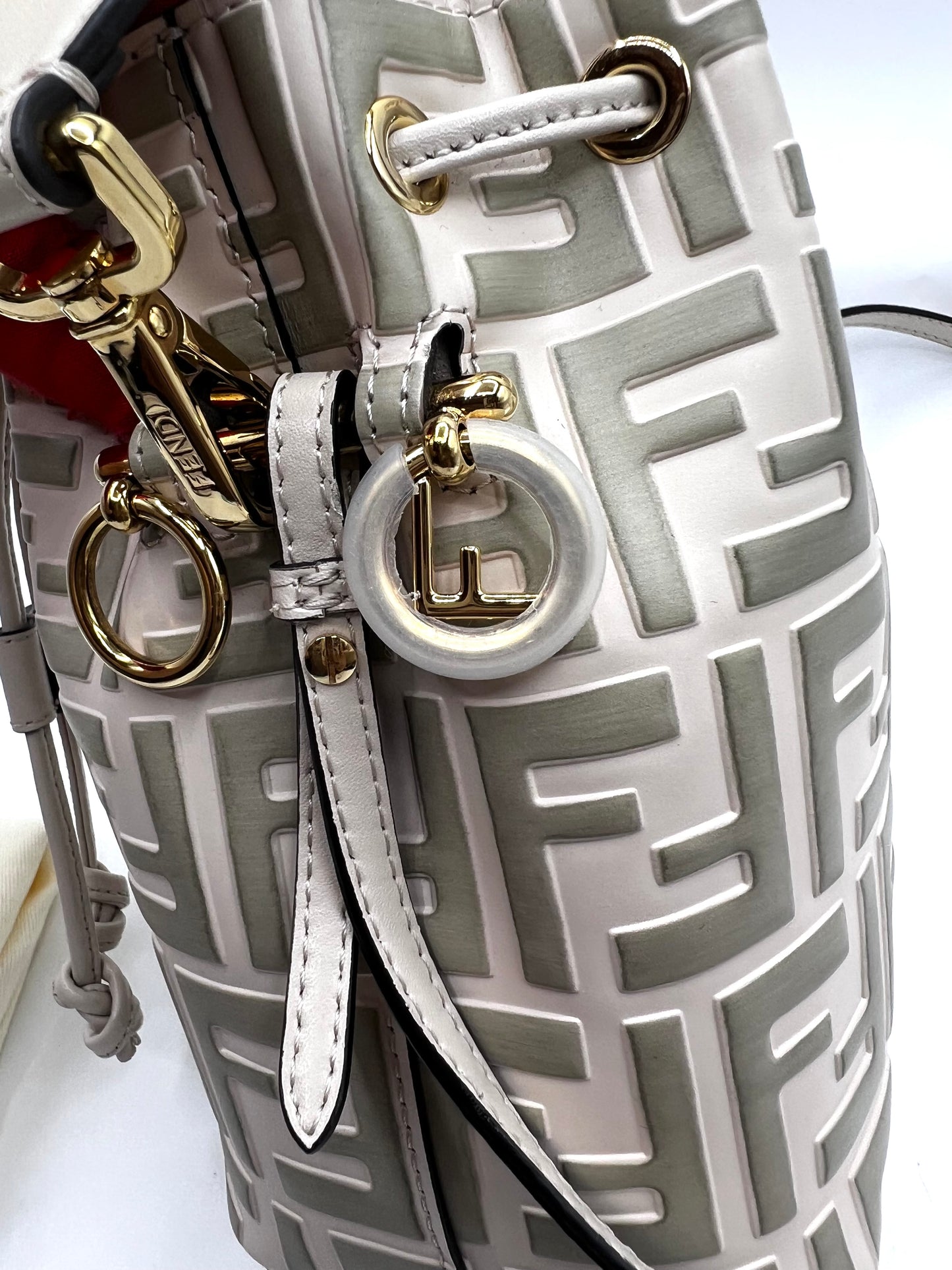 Fendi Tresor 2 way Bucket Bag        (🇵🇭P50,740)