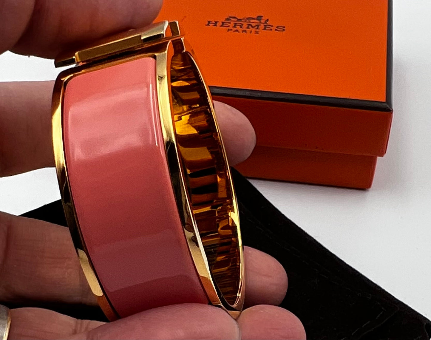 Hermes Clic Clac Wide Rose florida / Rose Petale  2 Tone enamel Pm size /16cm            (🇵🇭P37,840)