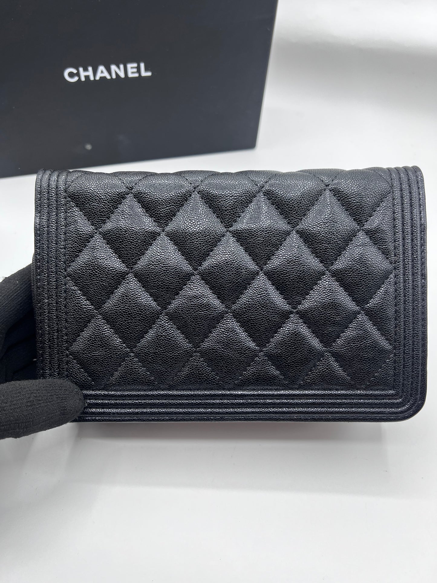 Chanel Le Boy Quilted Caviar Wallet On Chain  (🇵🇭P163,400)