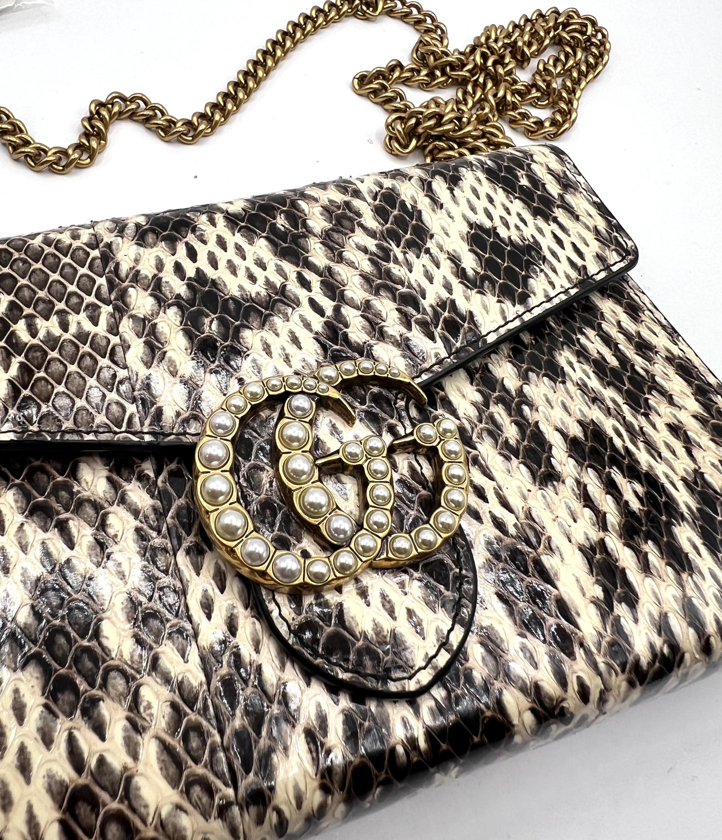 Gucci Pearly GG Marmont Python Wallet On Chain           (🇵🇭P59,340)