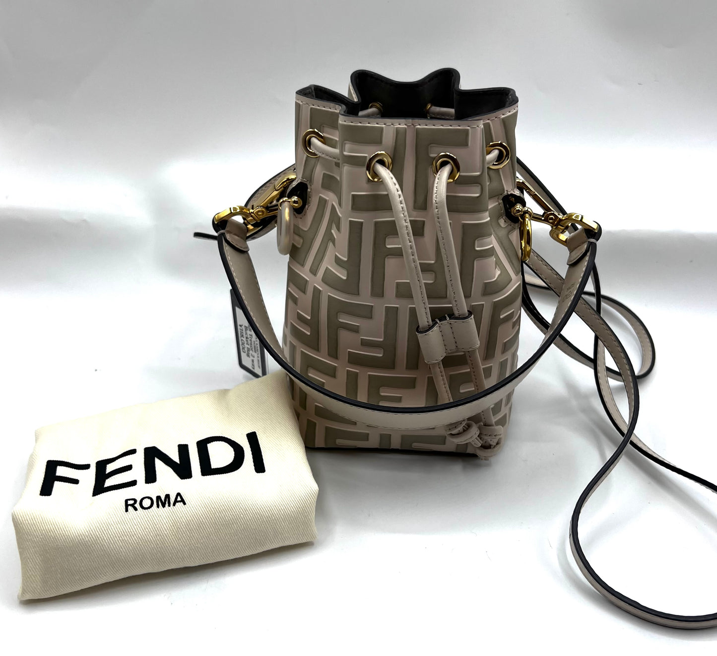 Fendi Tresor 2 way Bucket Bag        (🇵🇭P50,740)