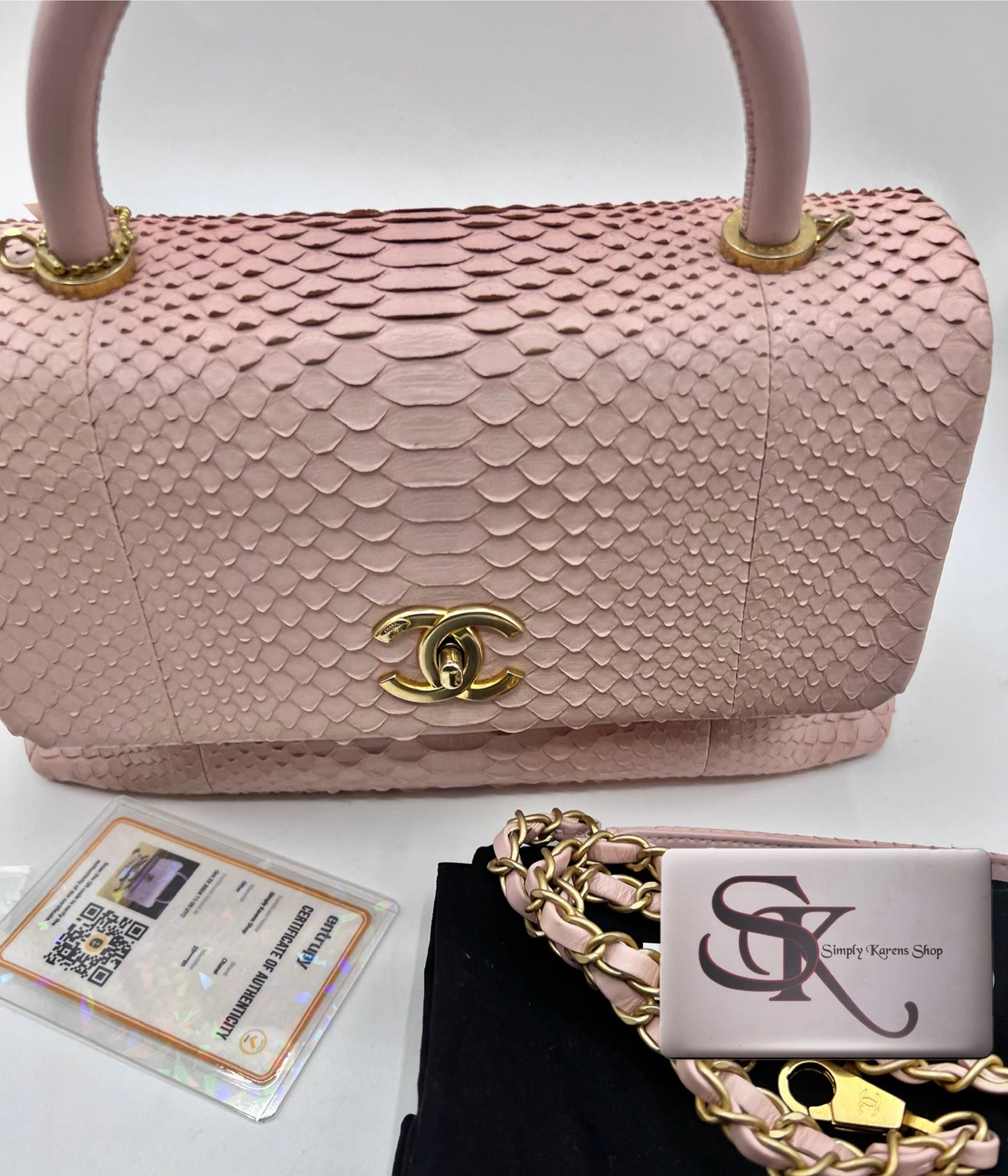 Chanel Python Coco Top Handle in Pink     (🇵🇭P344,000)