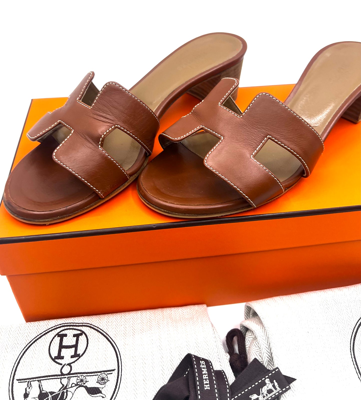 Hermes Oasis Sandals Gold Size 36  (🇵🇭P33,540)