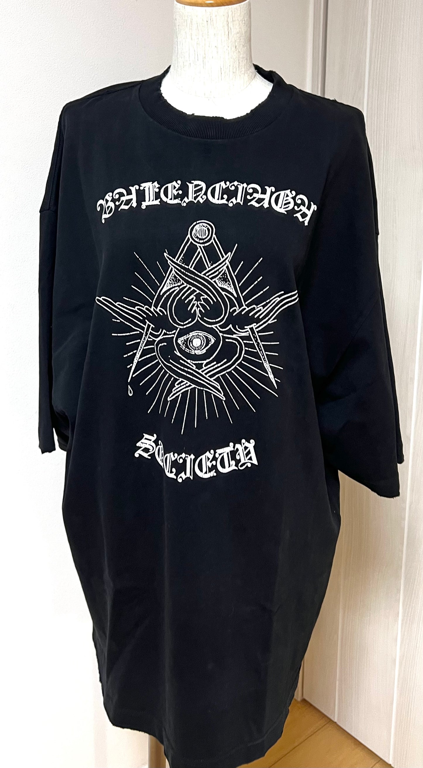 Balenciaga Black Tshirt Free Your Mind Motif  S size on Tag Fits XL Men