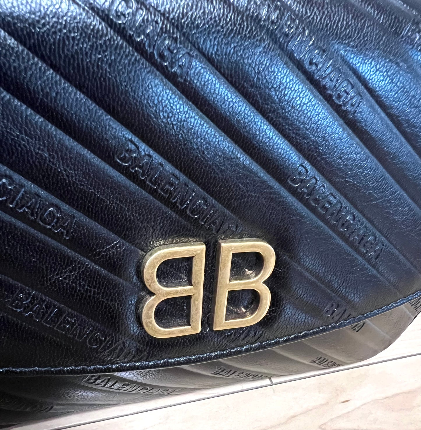 Balenciaga BB Black Leather Chain Shoulder Bag MM size   (🇵🇭P59,340)