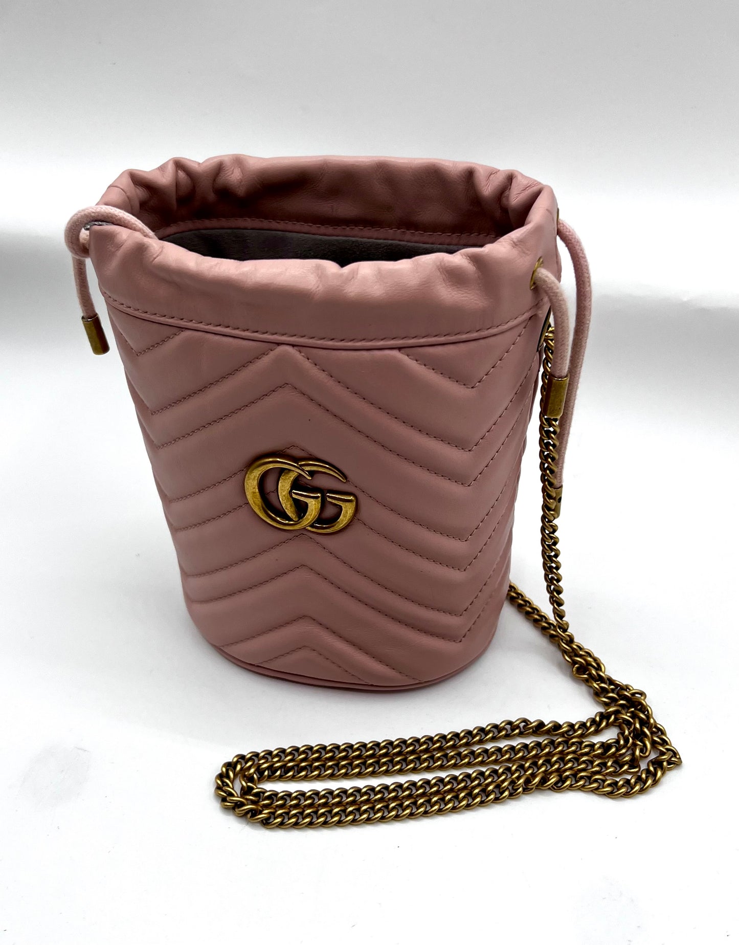 Gucci Marmont Sakura Pink Mini Bucket Bag (🇵🇭P37,840)