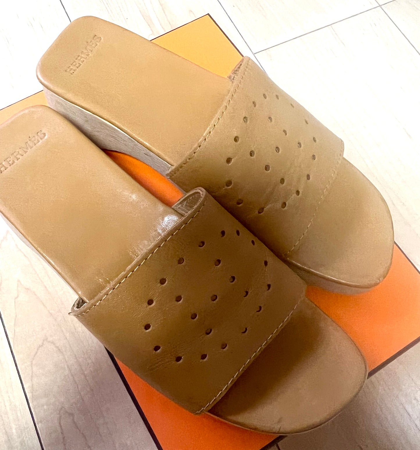 Hermes Evelyn Leather Clogs Wood Sole Sandals Size 37    (🇵🇭P18,920)