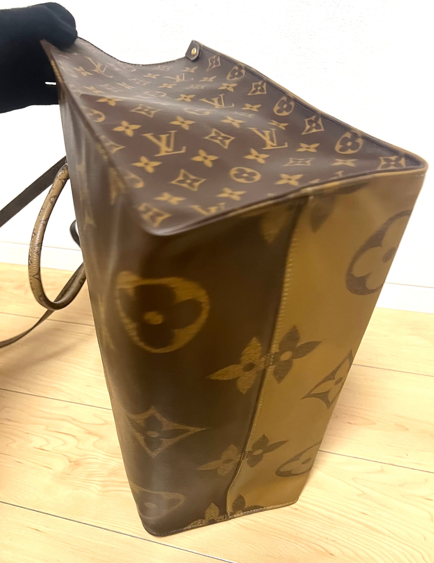 Louis Vuitton On the Go Reverse Tote Bag Gm Size      (🇵🇭P103,200)