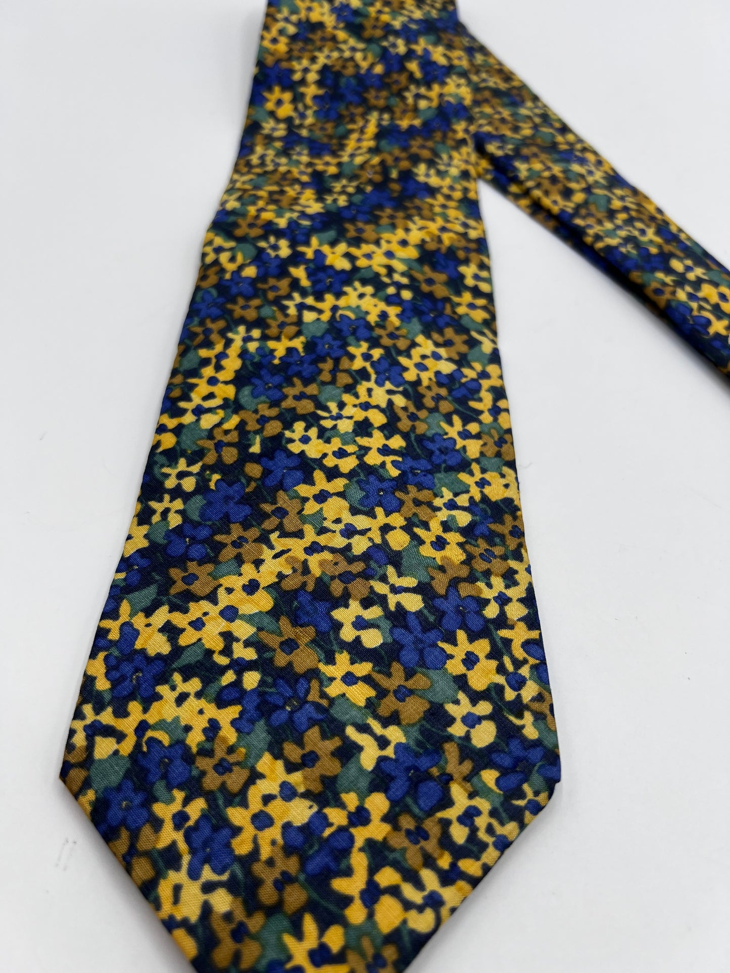 Yves Saint Laurent Flower Motif Silk Necktie (🇵🇭P2,580)