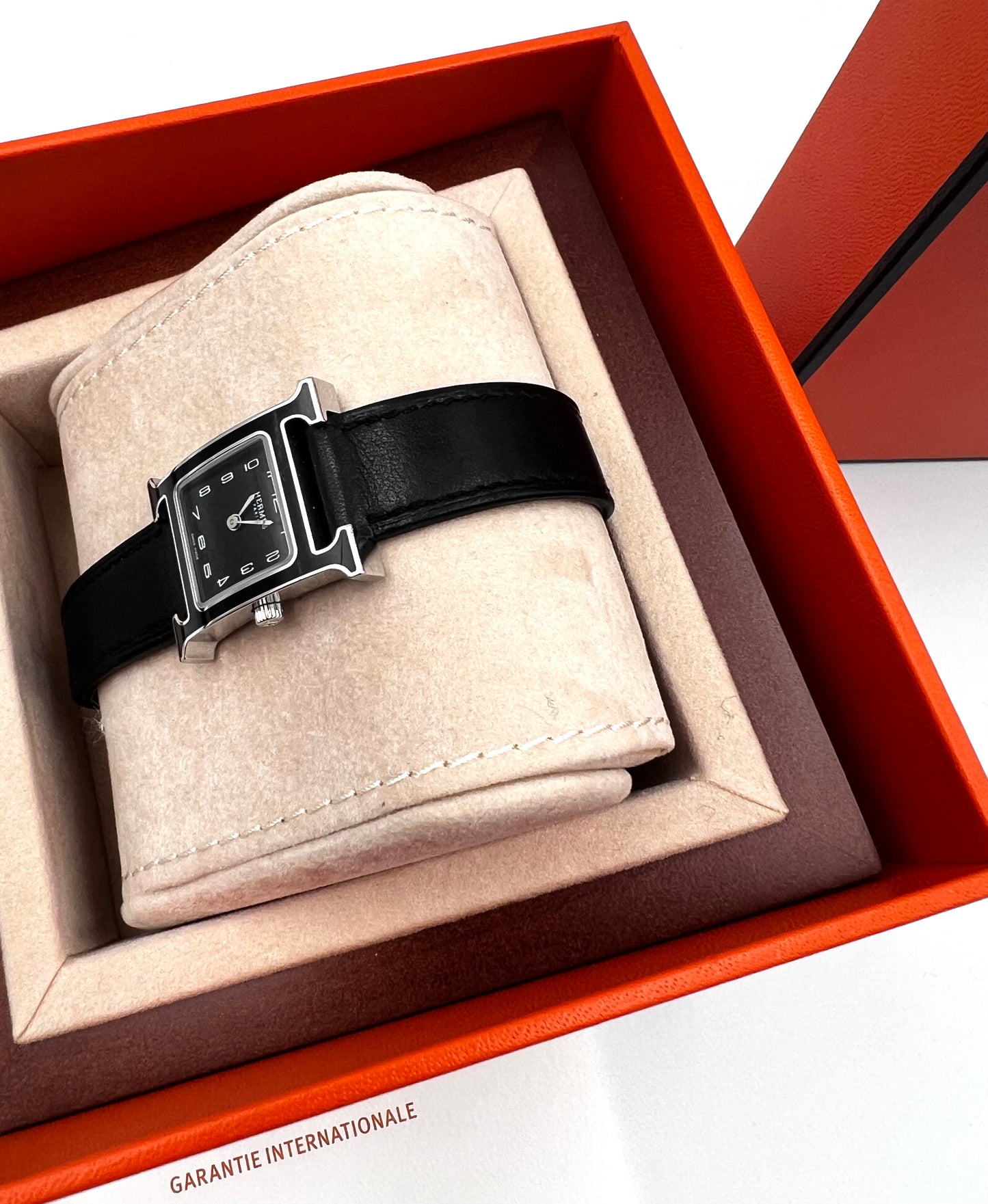 Hermes H Watch Black Dial/ Black Leather strap 21mm Yr.2021 16cm (🇵🇭P79,550)