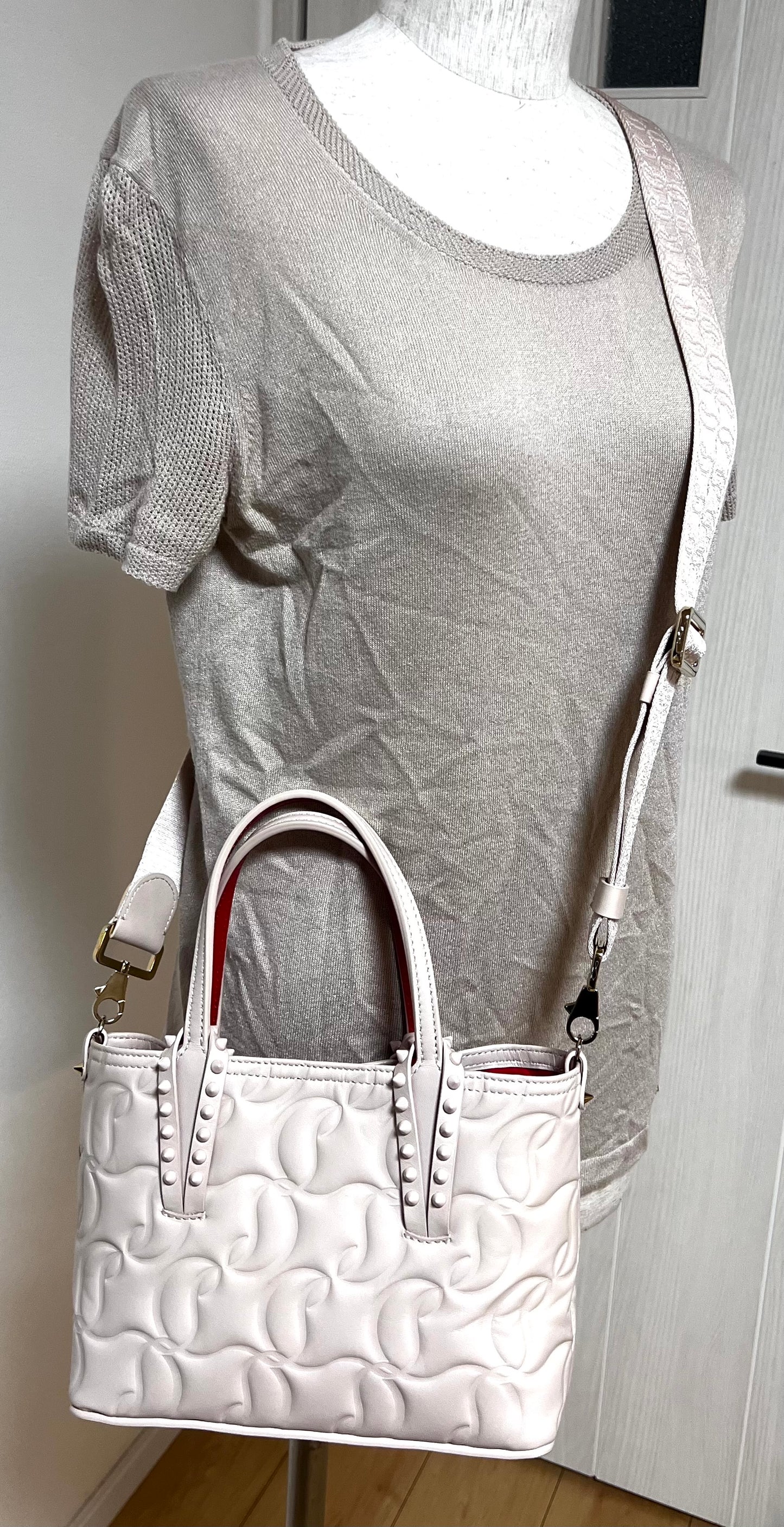 Christian Louboutin Small Cabata Embossed CL Nappa Leather Tote 2 way                 (🇵🇭P67,940)