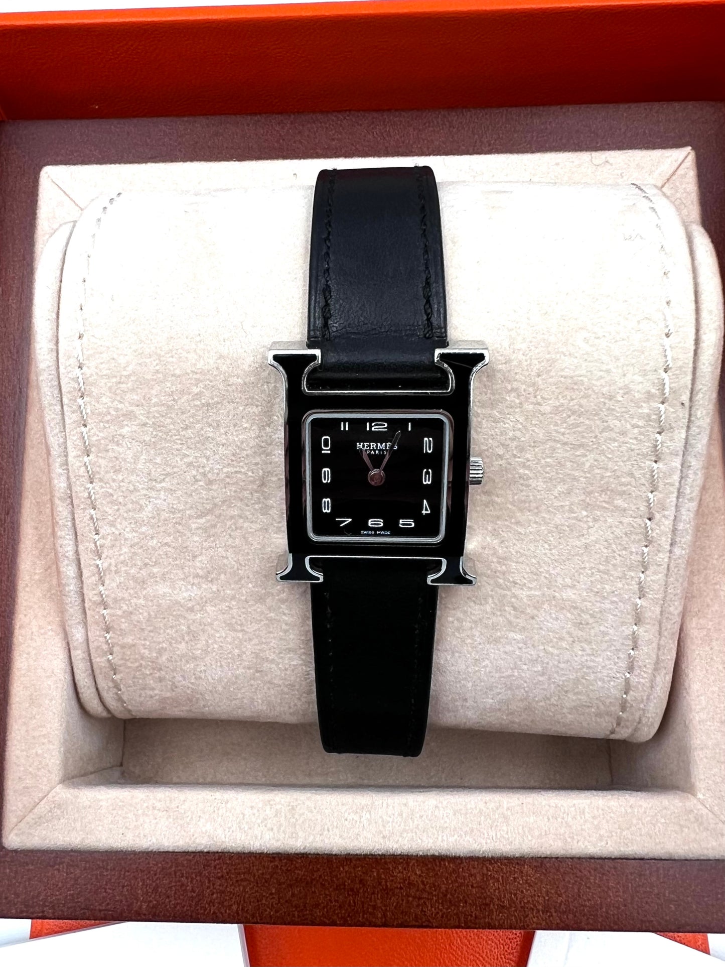 Hermes H Watch Black Dial/ Black Leather strap 21mm Yr.2021 16cm (🇵🇭P79,550)