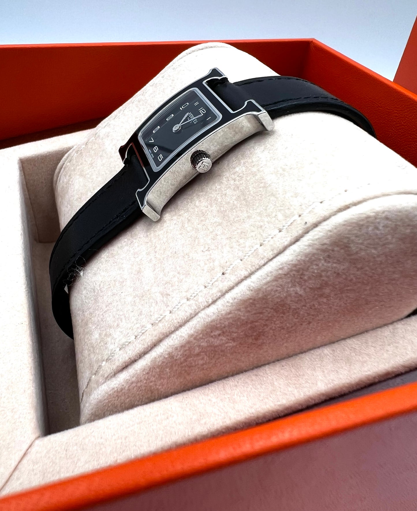 Hermes H Watch Black Dial/ Black Leather strap 21mm Yr.2021 16cm (🇵🇭P79,550)