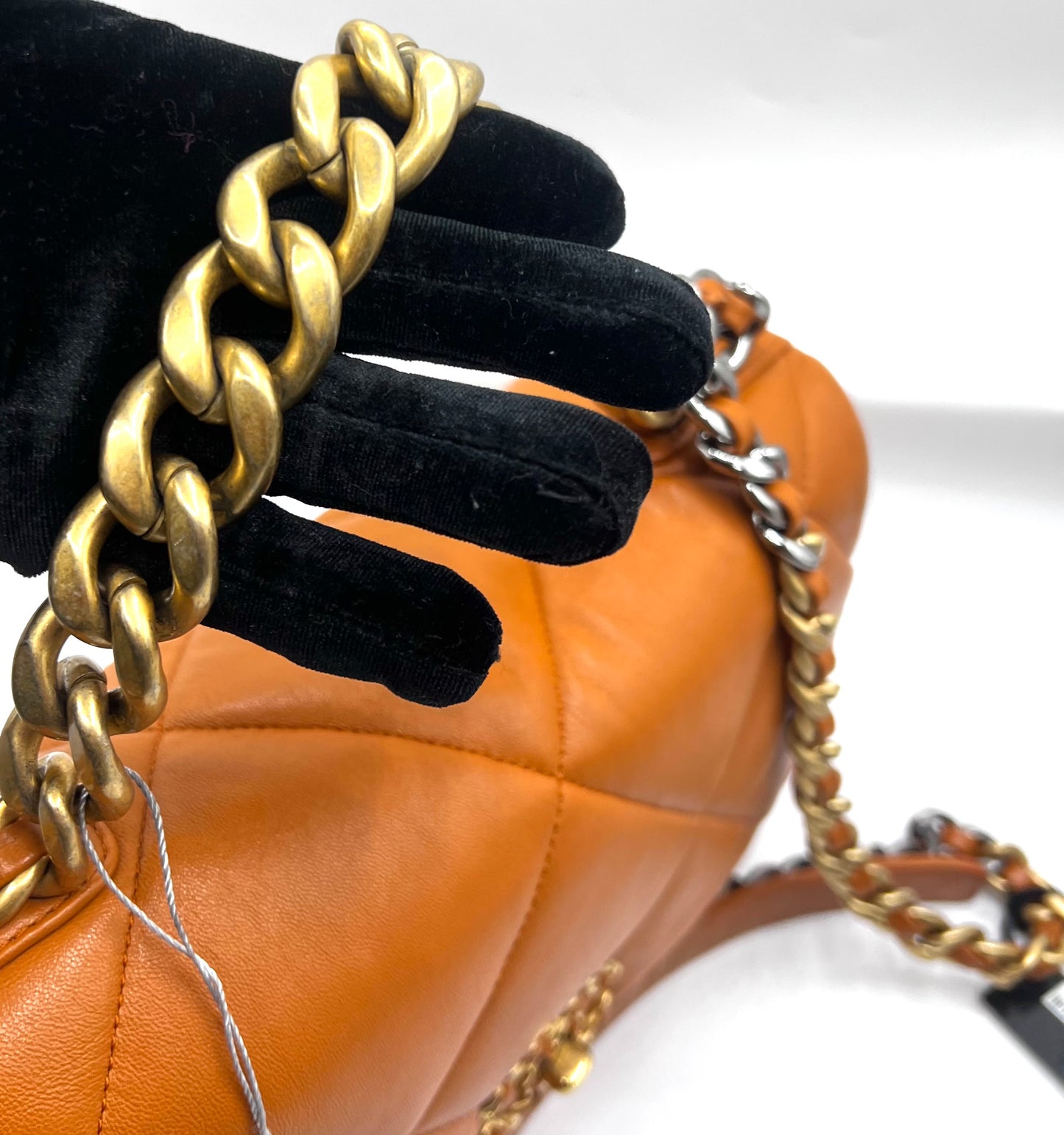 Chanel 19 Lambskin Camel Tone Mm Size IC chip 2 way Crossbody bag (🇵🇭P344,000)