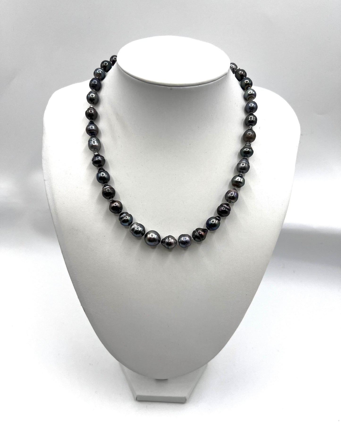 South Sea Barok Pearl Necklace Silver H.W. 42cm      (🇵🇭P14,620)