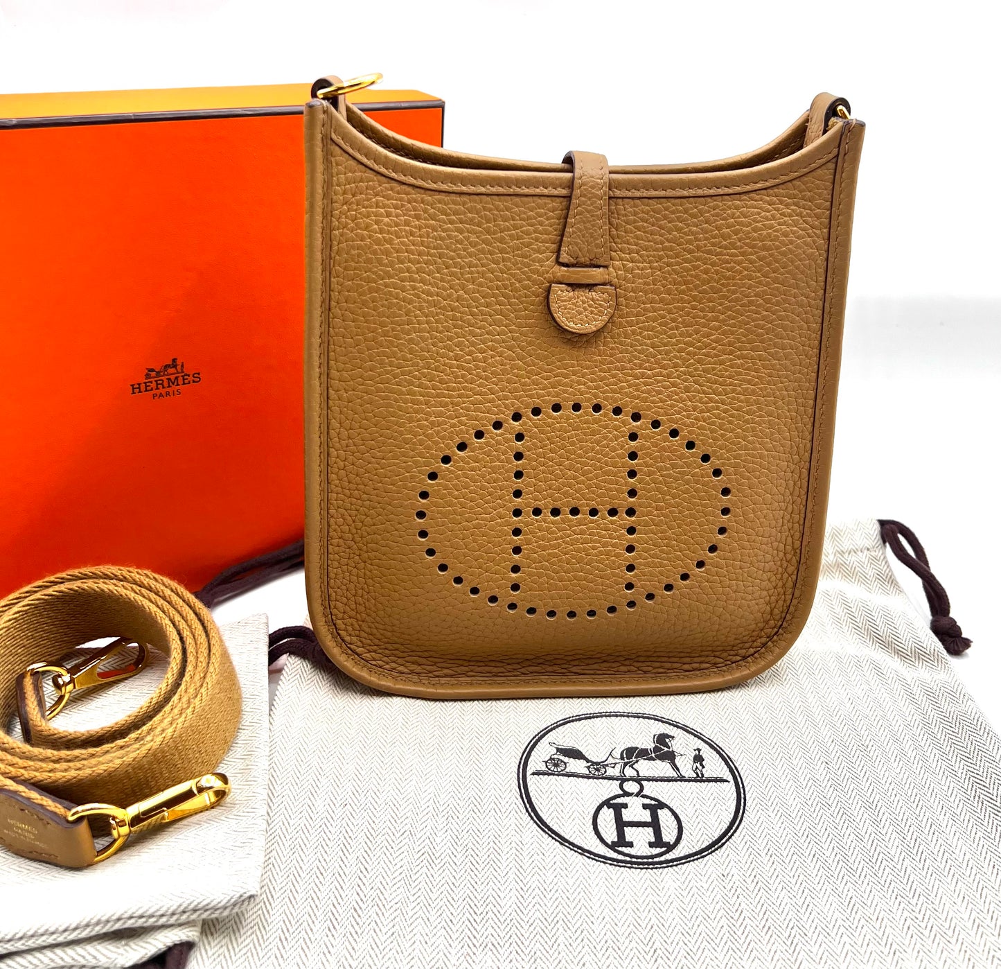 Hermes Evelyn TPM 4B Bisciut GHW Stamp Z 2021                (🇵🇭P150,500)