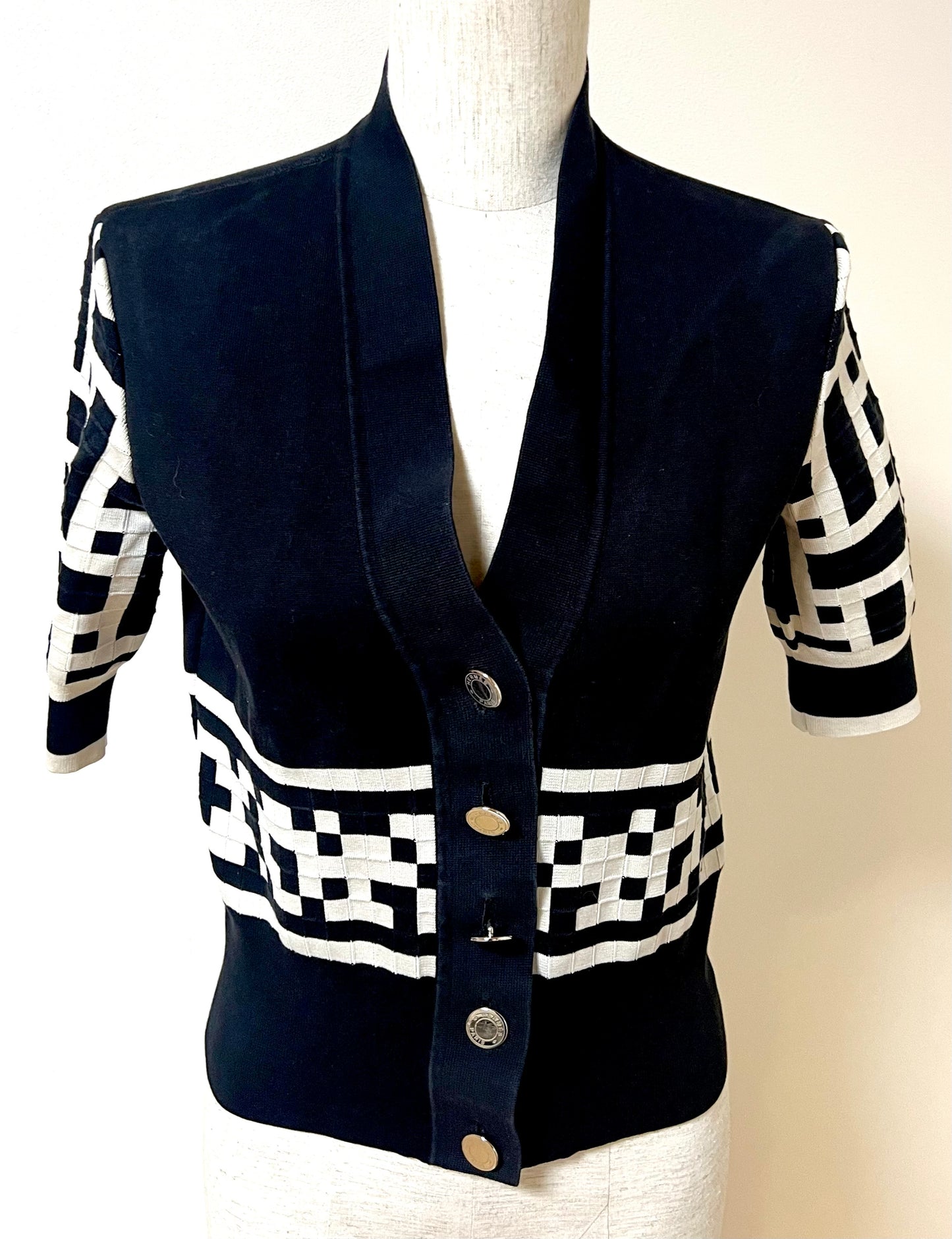 Hermes Cardigan Top Size 36 (🇵🇭P16,340)