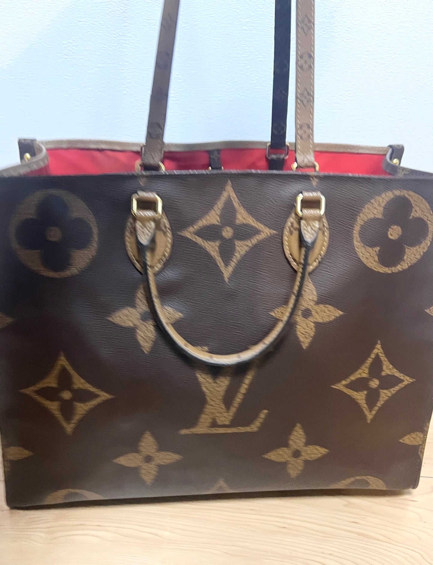 Louis Vuitton On the Go Reverse Tote Bag Gm Size      (🇵🇭P103,200)