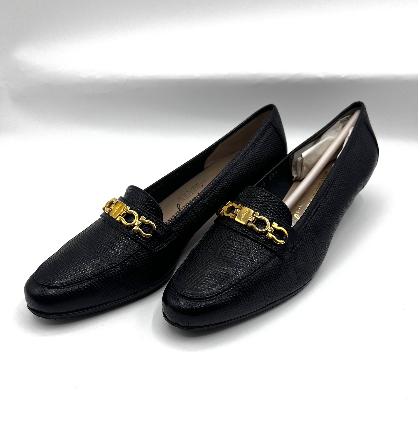 Salvatore Ferragamo Lizard Skin Black Pumps Size 36      (🇵🇭P10,320)