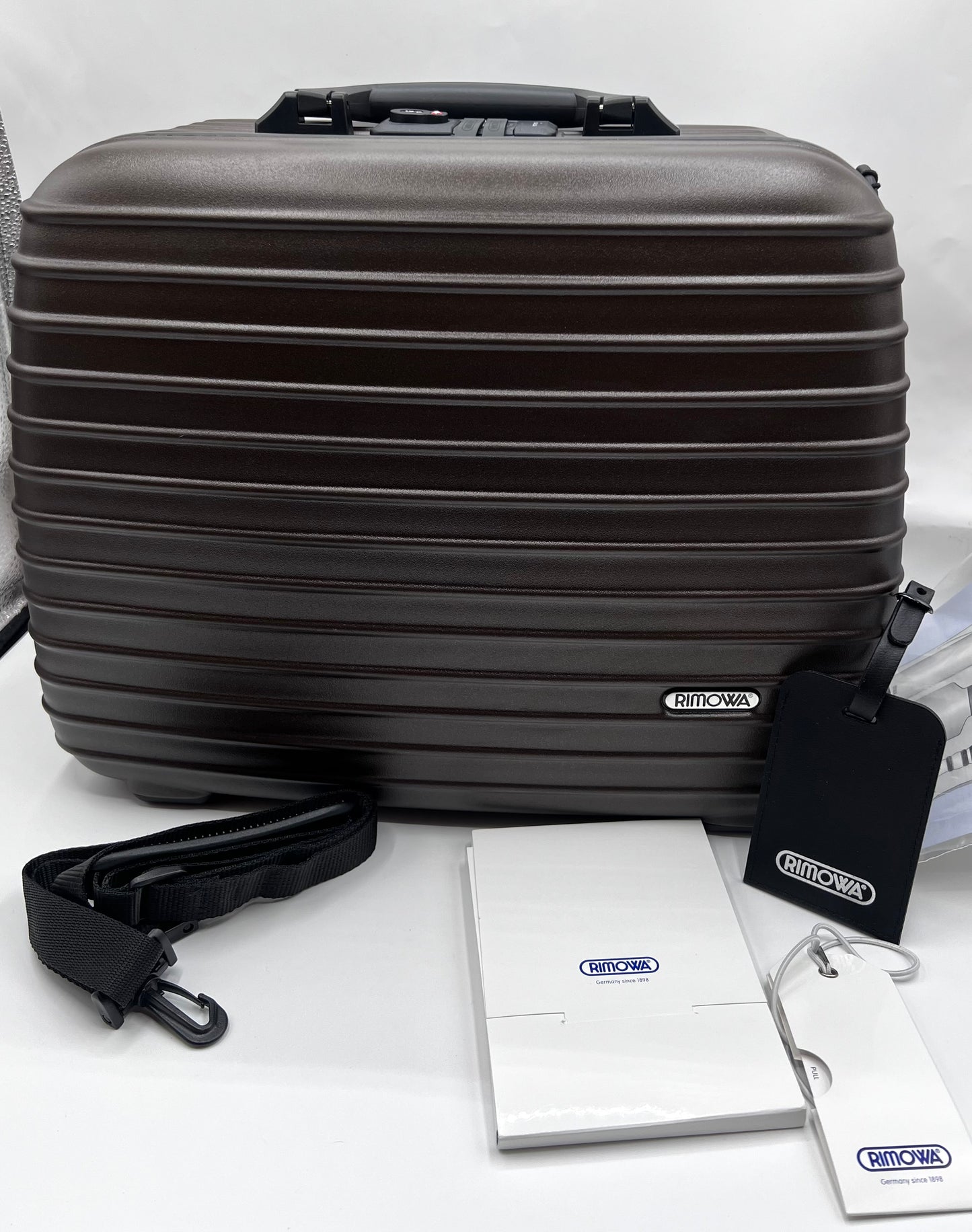 Rimowa Salsa Dark Brown Carry Suitcase 23L                  (🇵🇭P36,980)