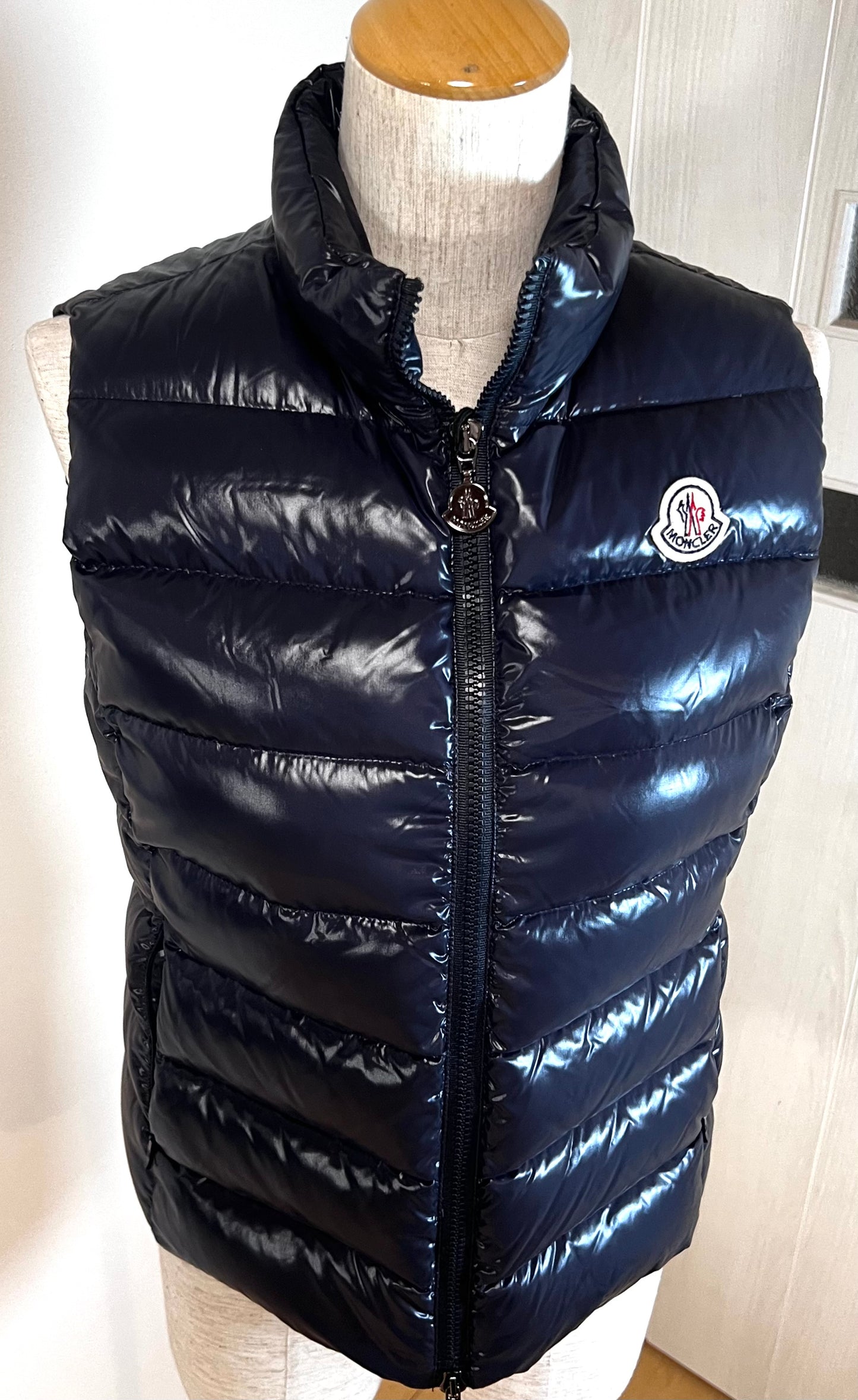 Moncler Navy Blue Down Vest Size 0  (🇵🇭P23,220)