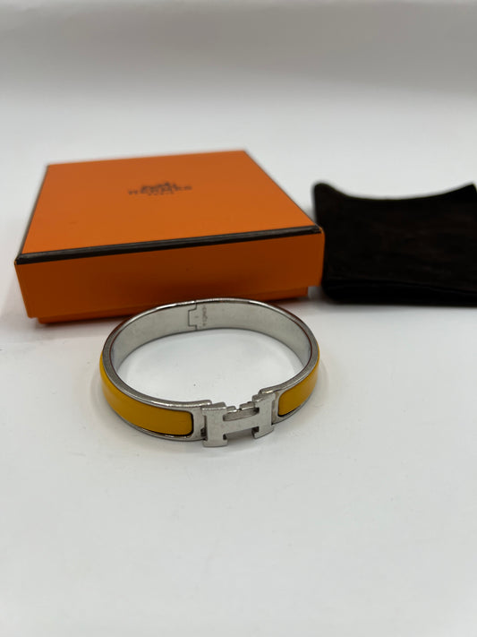 Hermes Cliclac  bangle Silver hardware mustard Enamel Size 16cm   (🇵🇭P29,240)