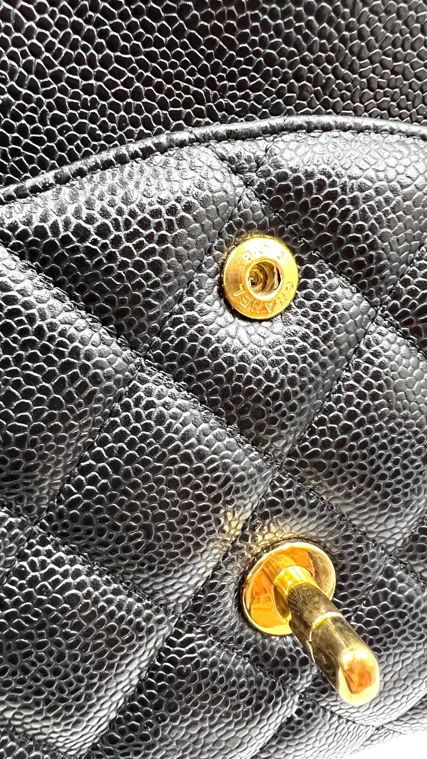 Chanel Classic Black Jumbo Caviar Double Flap GHW S30cm Series 15  (🇵🇭P318,200)