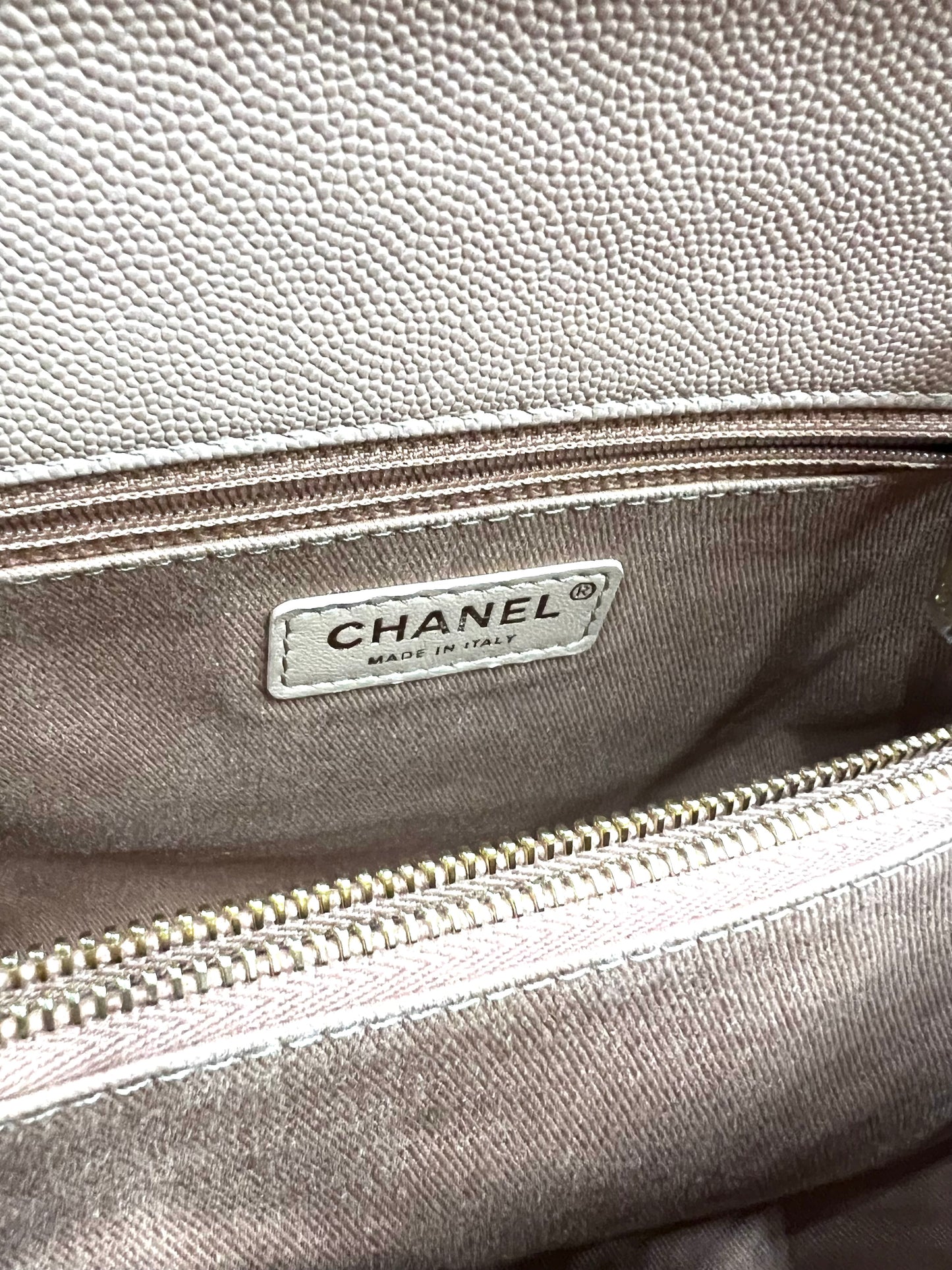 Chanel Coco Handle Caviar Mm size 29cm Beige/Milktea GWH Series 25 (🇵🇭P232,200)