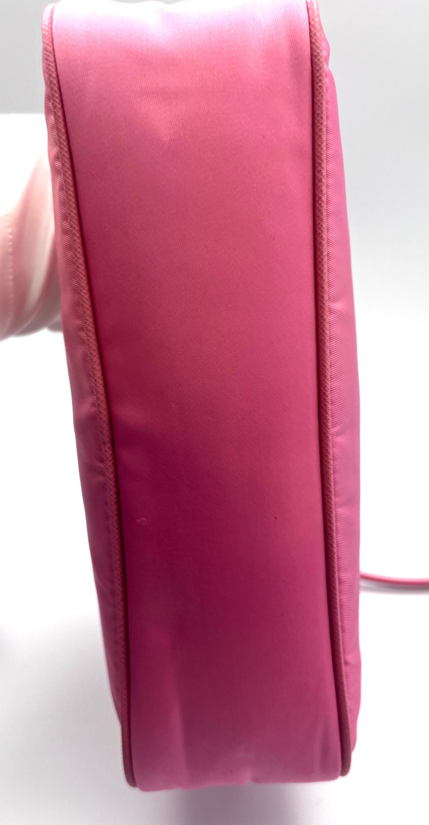 Prada Tessuto Nylon Sakura Pink Re-Edition 2005 Crossbody Bag (🇵🇭P72,240)