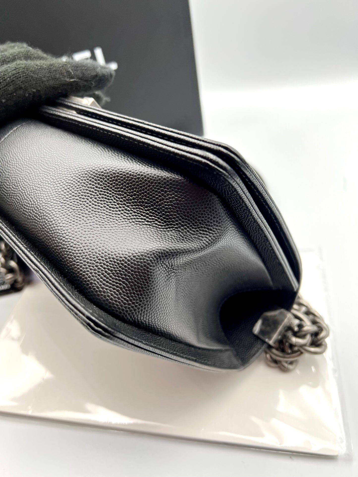Chanel Leboy Black Caviar Skin Old Medium Riuthenium Hardware Series 30                (🇵🇭P335,400)