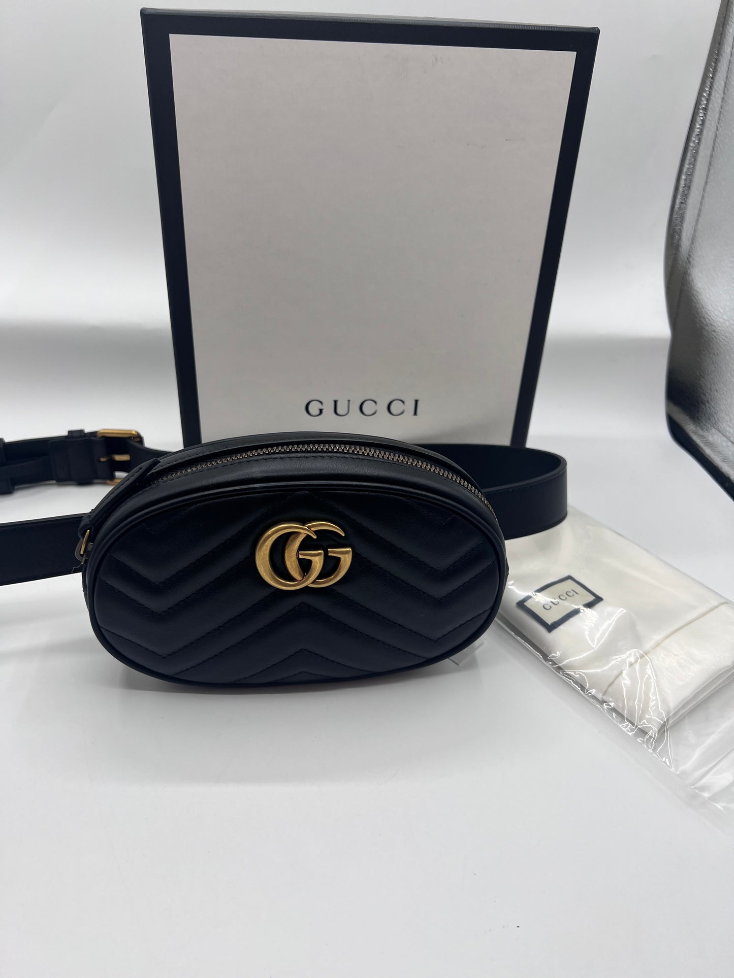 GUCCI MARMONT BLACK LEATHER BELT BAG SIZE 72 ~ 92 CM                🇵🇭P32,200🇵🇭