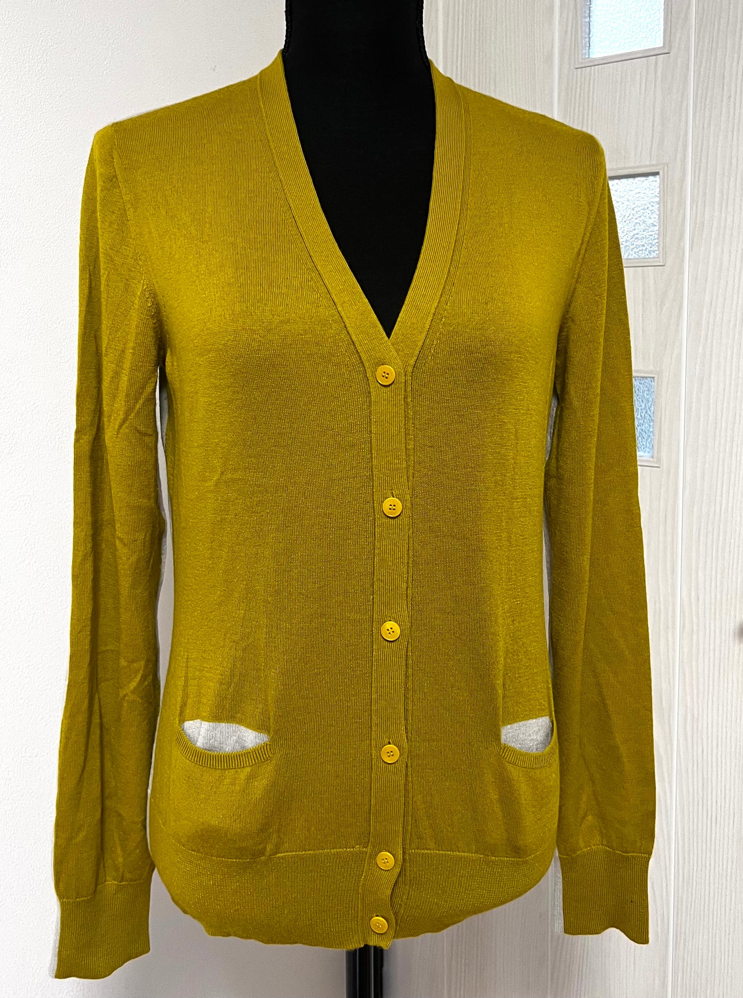 Loro Piana  ladies Cardigan Size 44 /M  (🇵🇭P10,320)