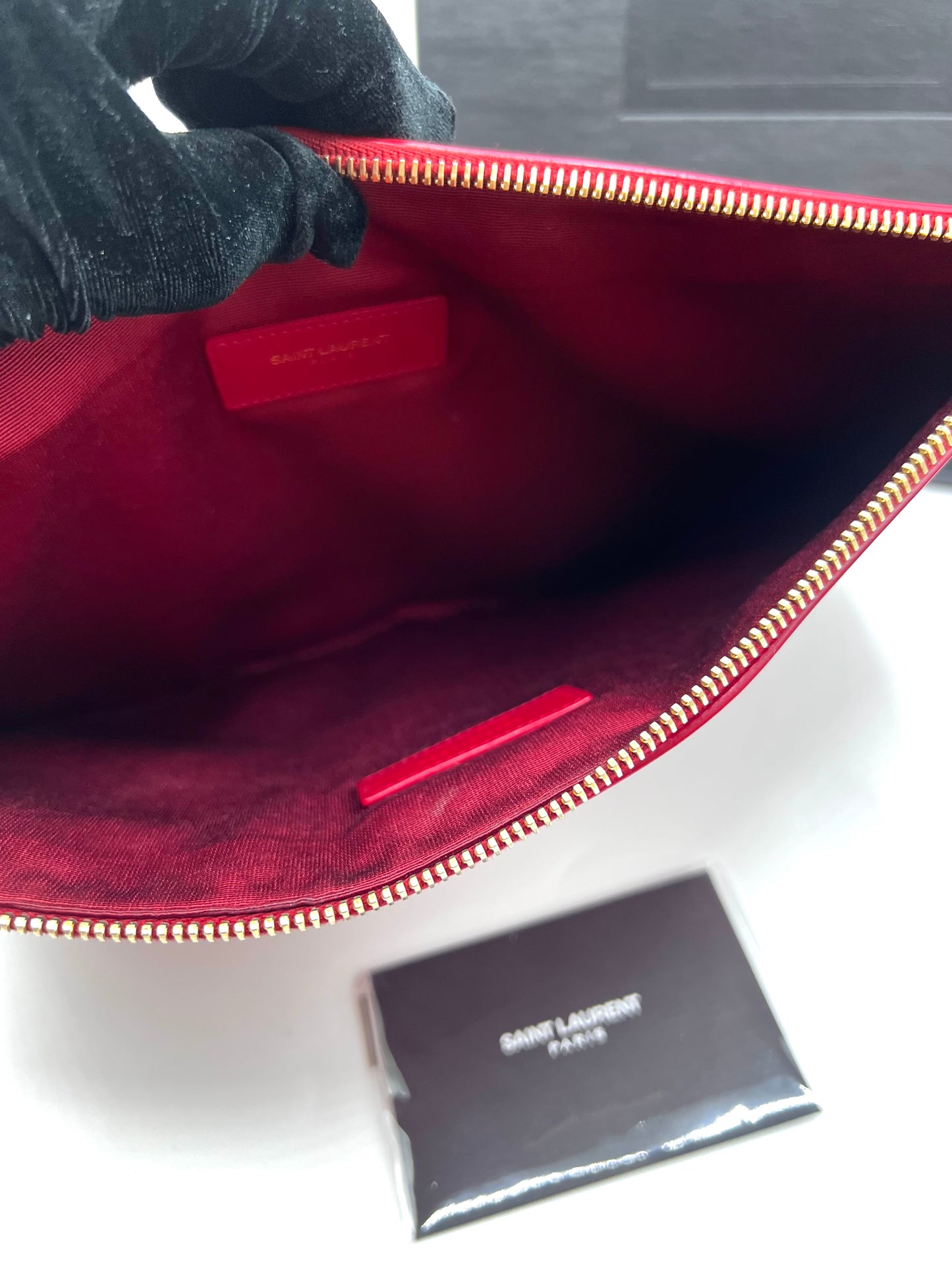 Yves Saint Laurent Red Leather Document Clutch Bag            (🇵🇭P16,340)