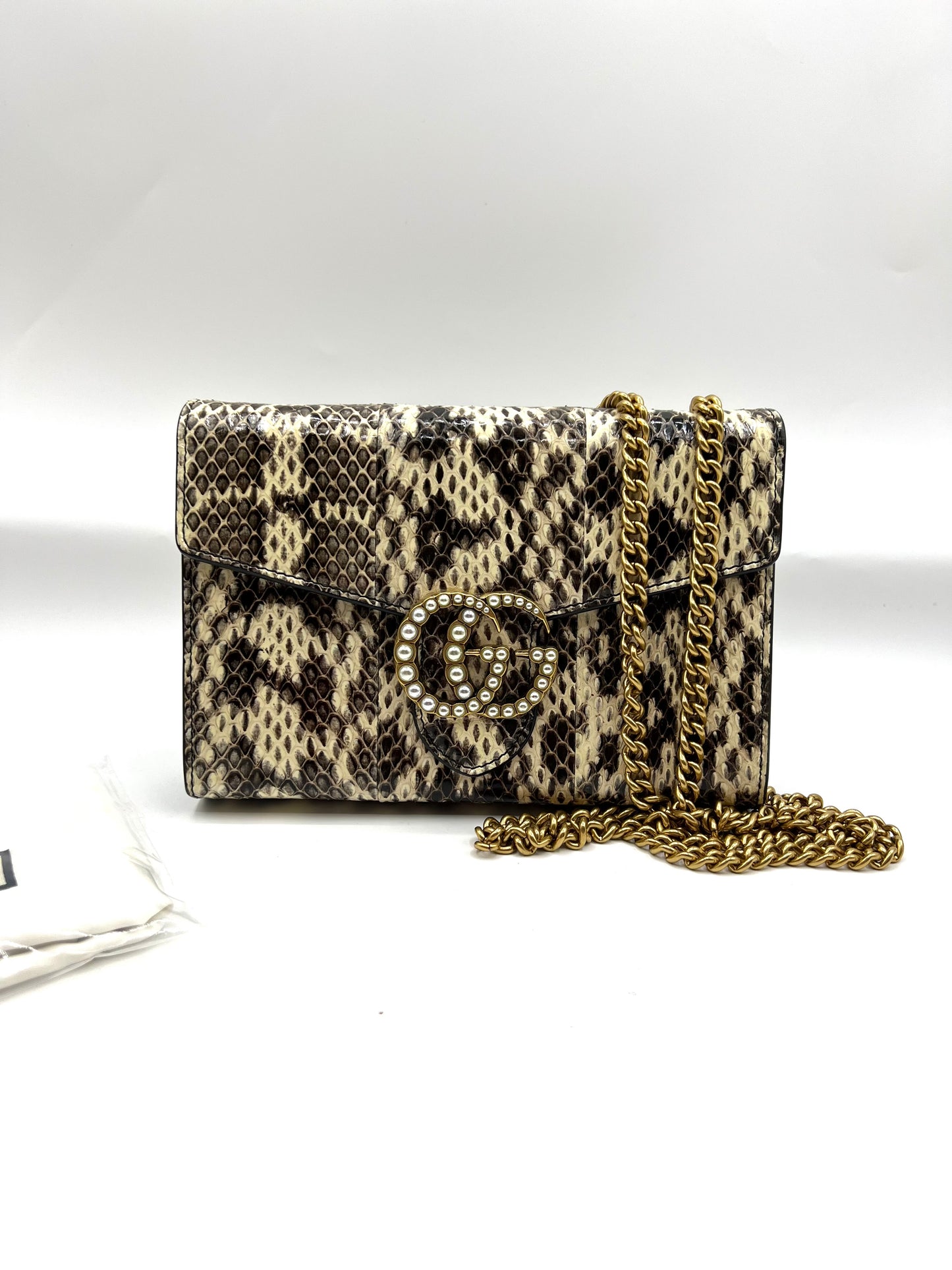 Gucci Pearly GG Marmont Python Wallet On Chain           (🇵🇭P59,340)