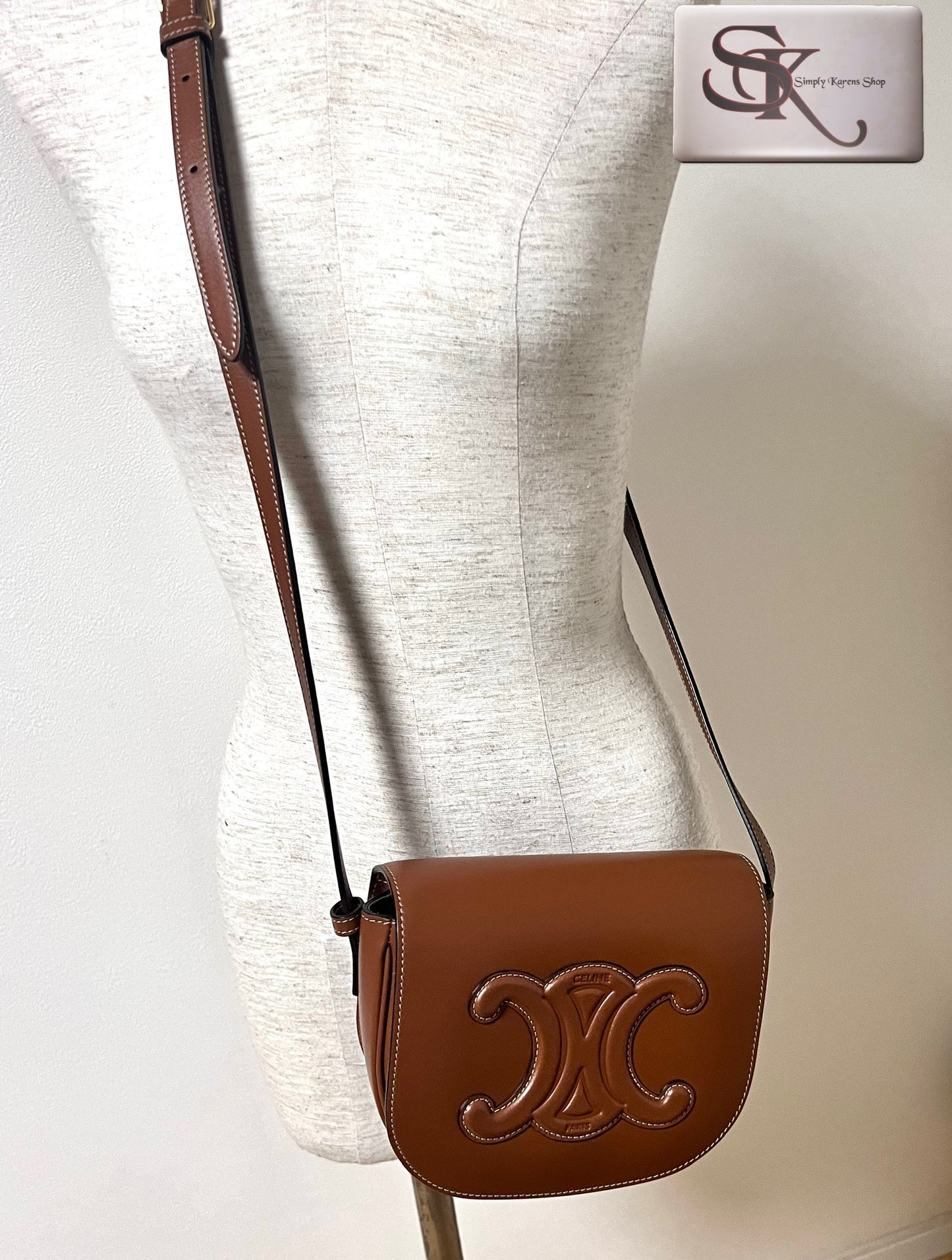 Celine Triomphe Folco Cuir Triomphe In smooth Calfskin     (🇵🇭P137,600)