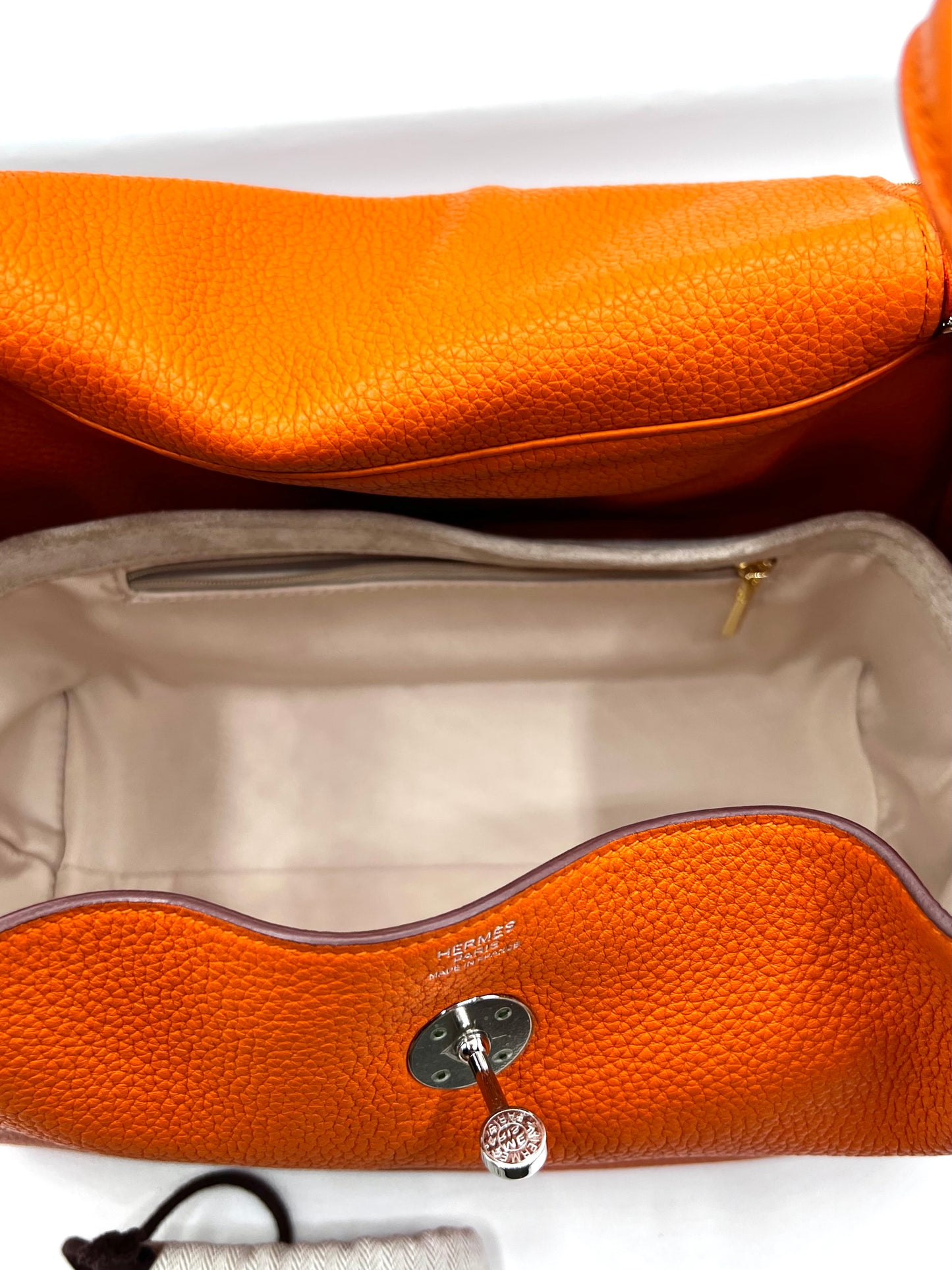 Hermes Lindy 30 Orange Taurillon Clemence Leather PHW Stamp Square R              (🇵🇭P249,400)