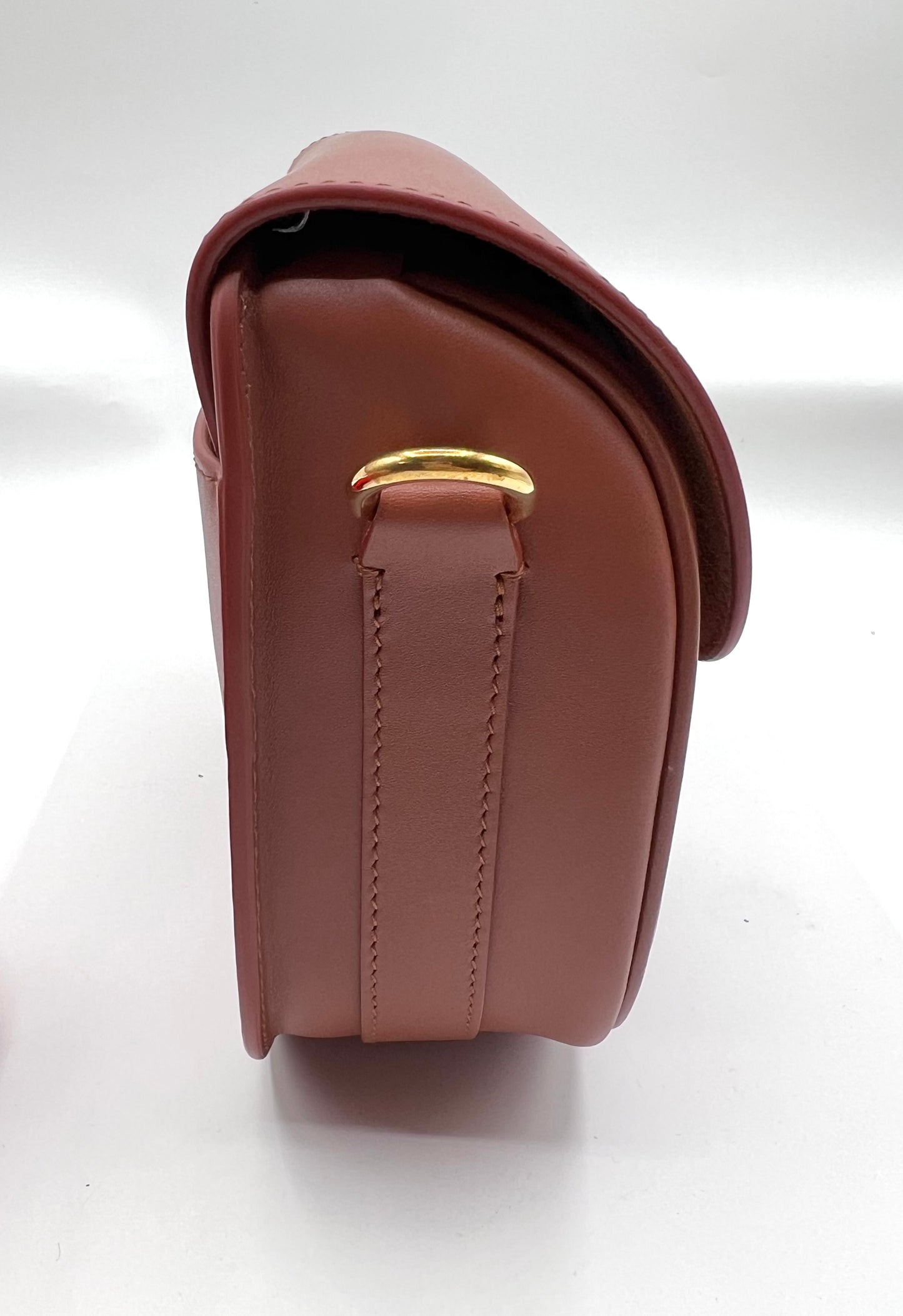Christian Dior Box Calfskin Medium Bobby Camel Flap     🇵🇭P184,900🇵🇭