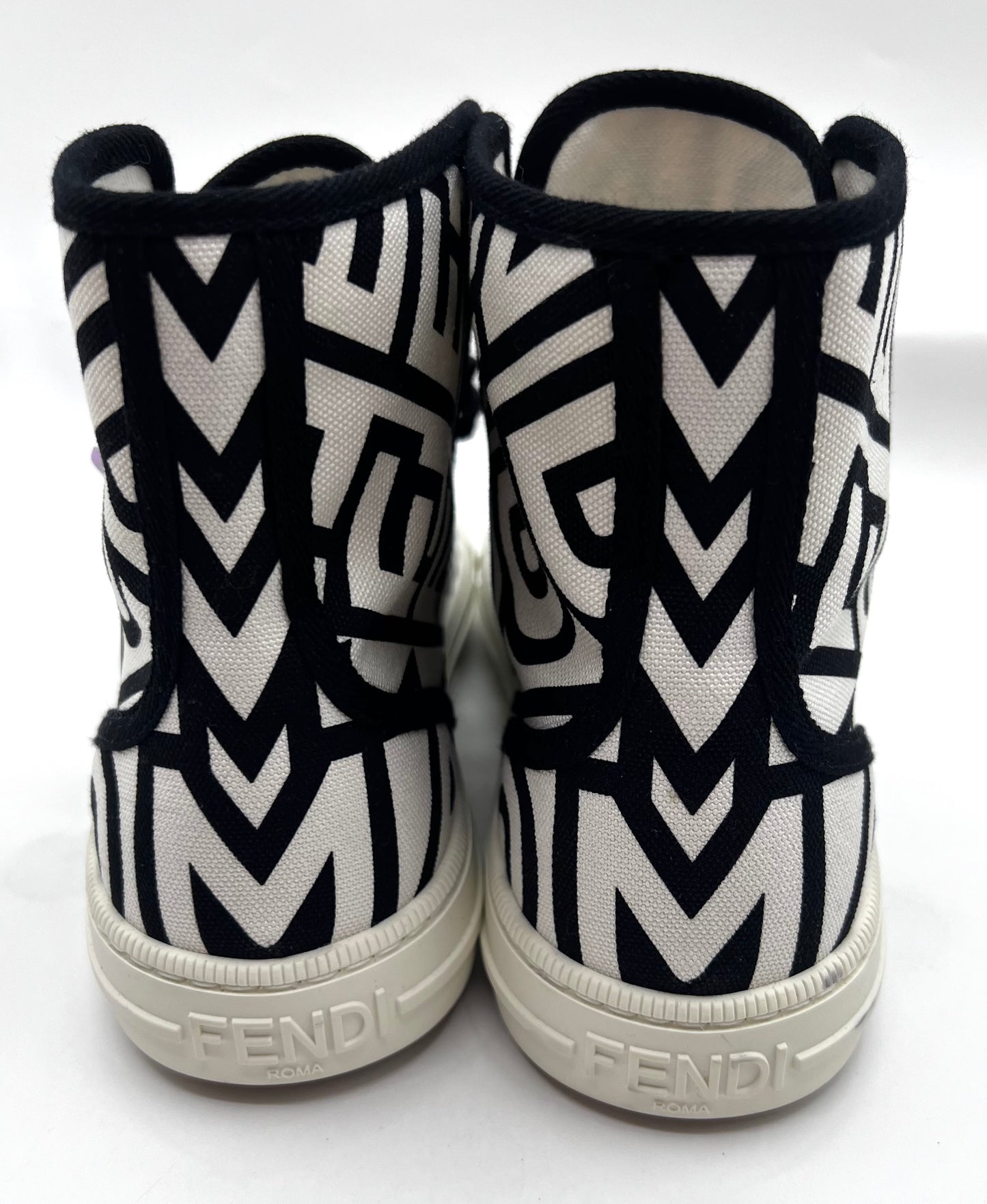 Fendi Domino High Top Sneakers size 8 (26cm) women     (🇵🇭P20,640)