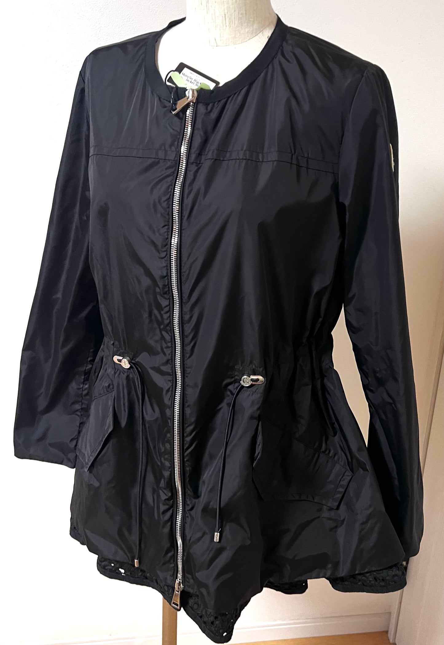 Moncler Black Nylon Jacket Size 1   (🇵🇭P14,620)
