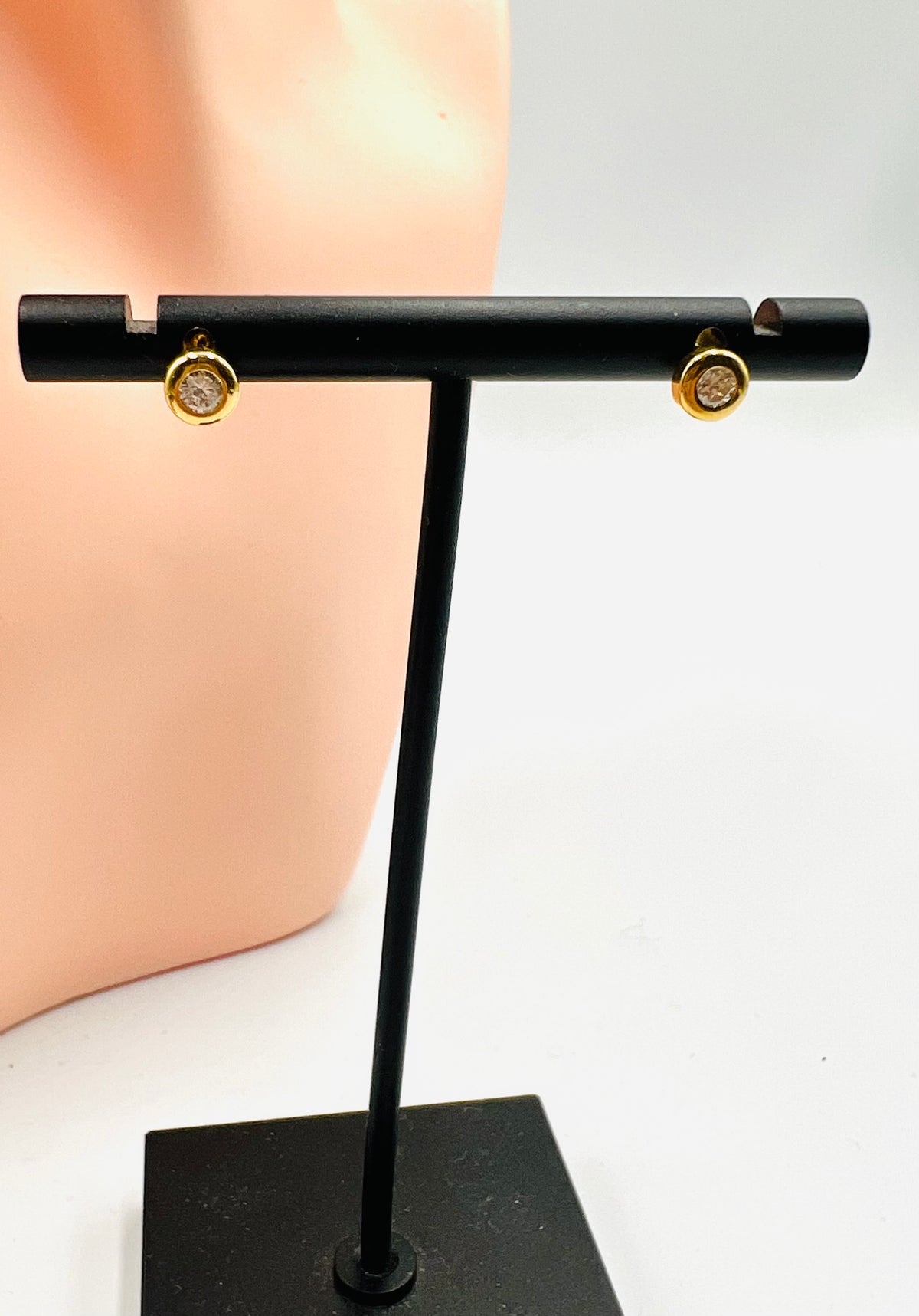 K18 Jp Gold Stud earings D-0.30ct 1.1grms w/ cert